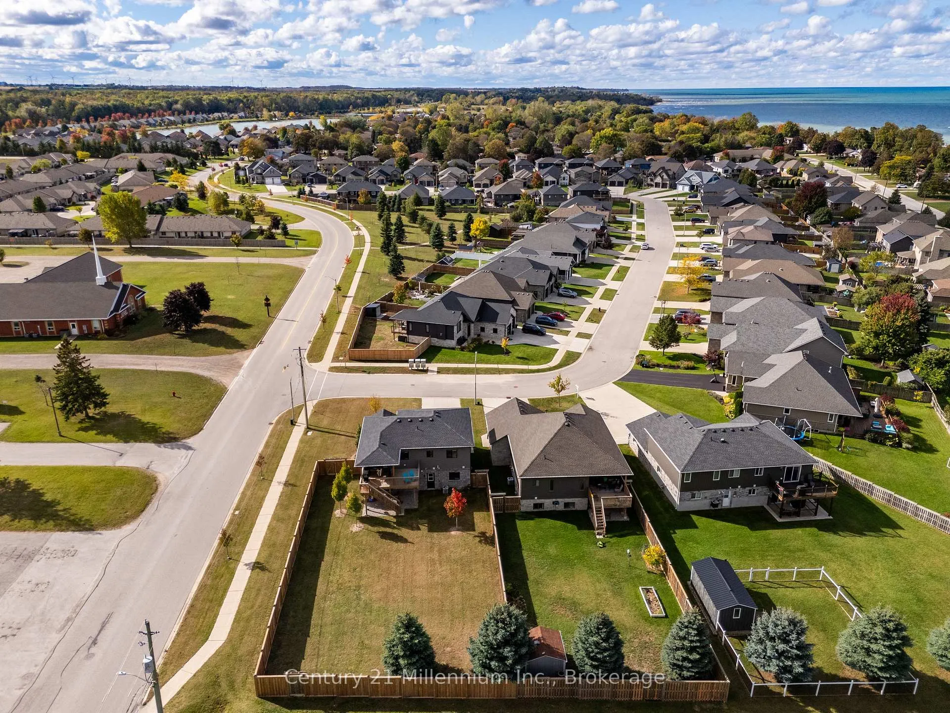 Photo 10 of 58 Lakefield Drive, Kincardine — HOMEH
