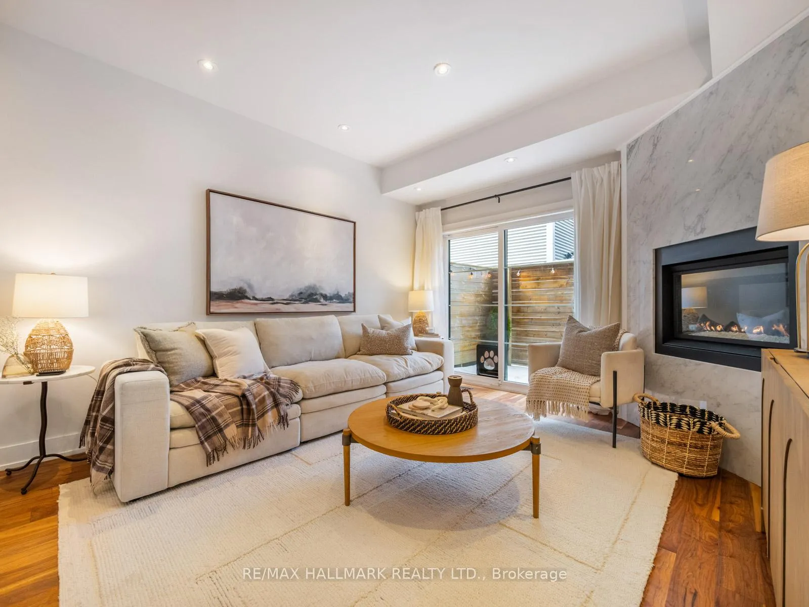 Photo 5 of 246B Scarborough Road, Toronto, East End-Danforth — HOMEH