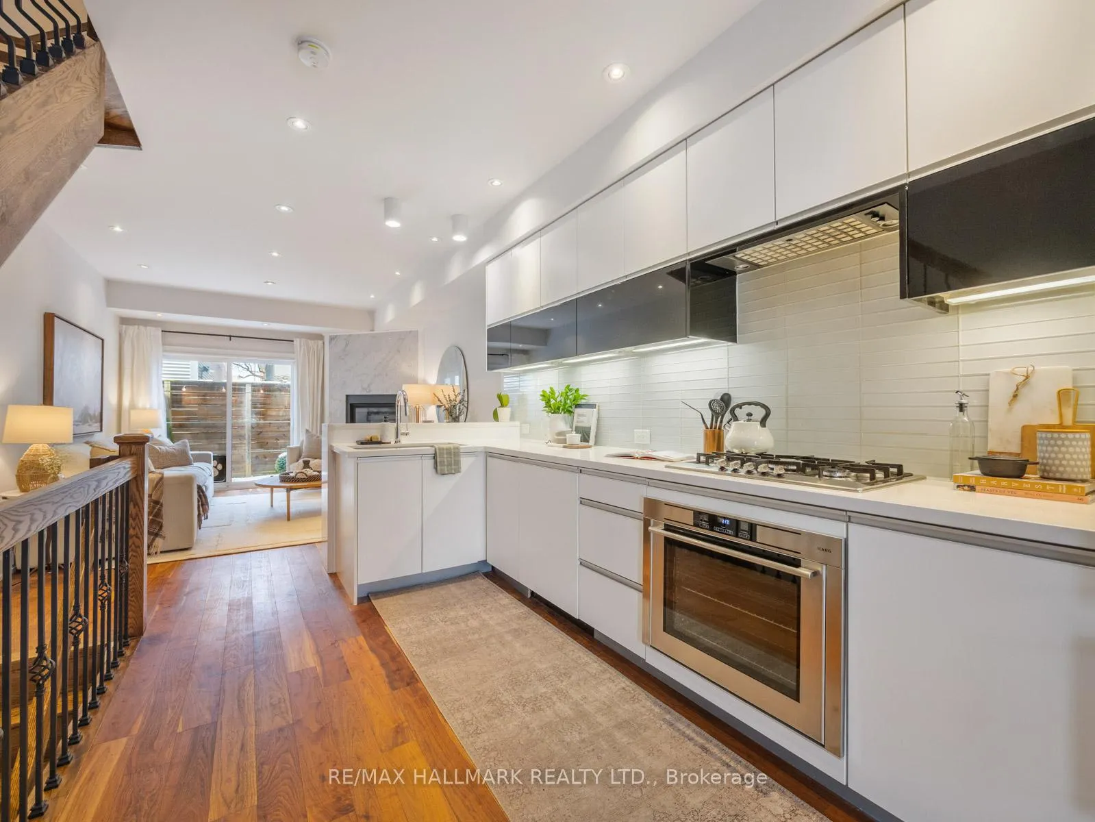 Photo 10 of 246B Scarborough Road, Toronto, East End-Danforth — HOMEH