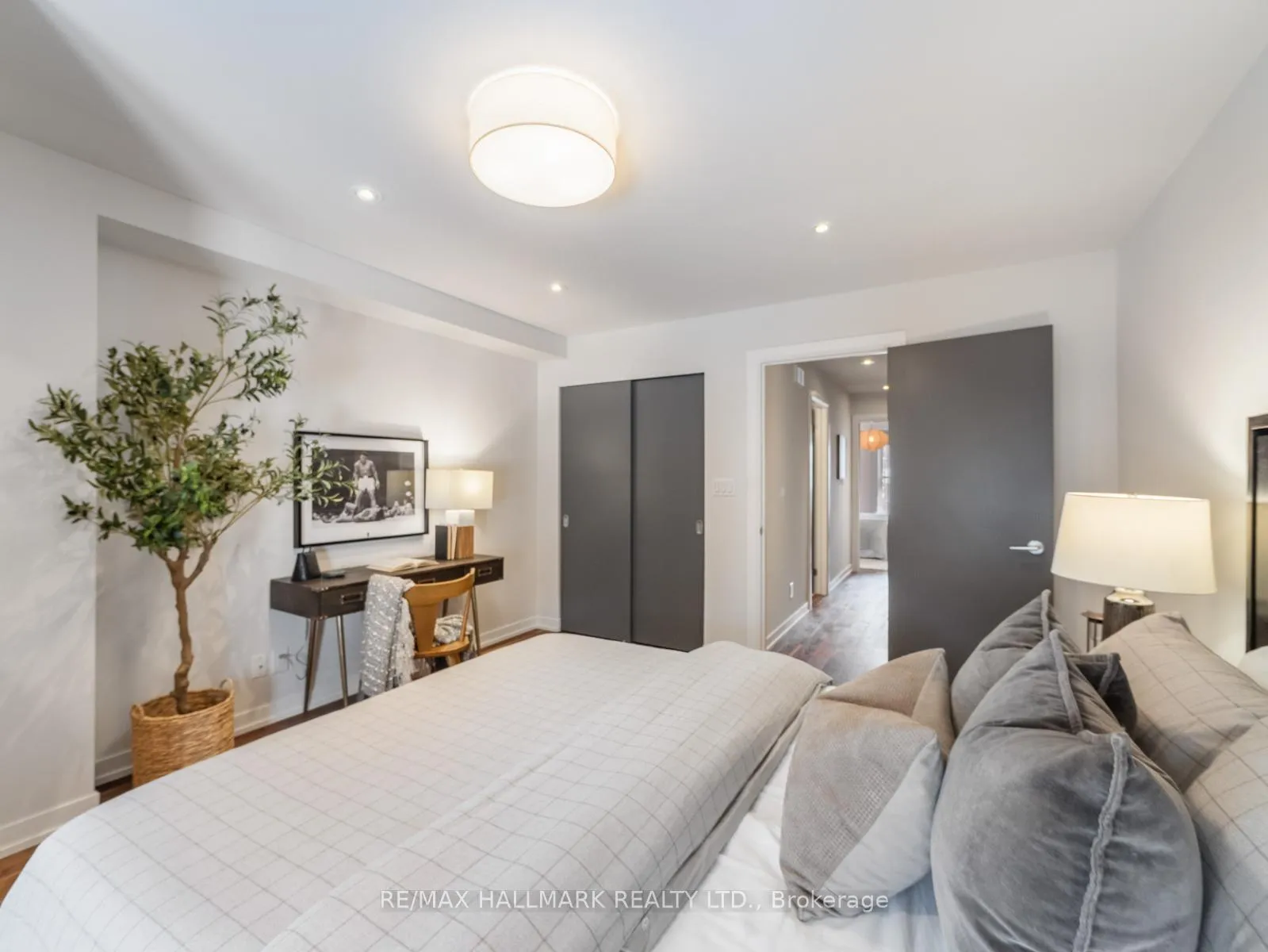 Photo 23 of 246B Scarborough Road, Toronto, East End-Danforth — HOMEH