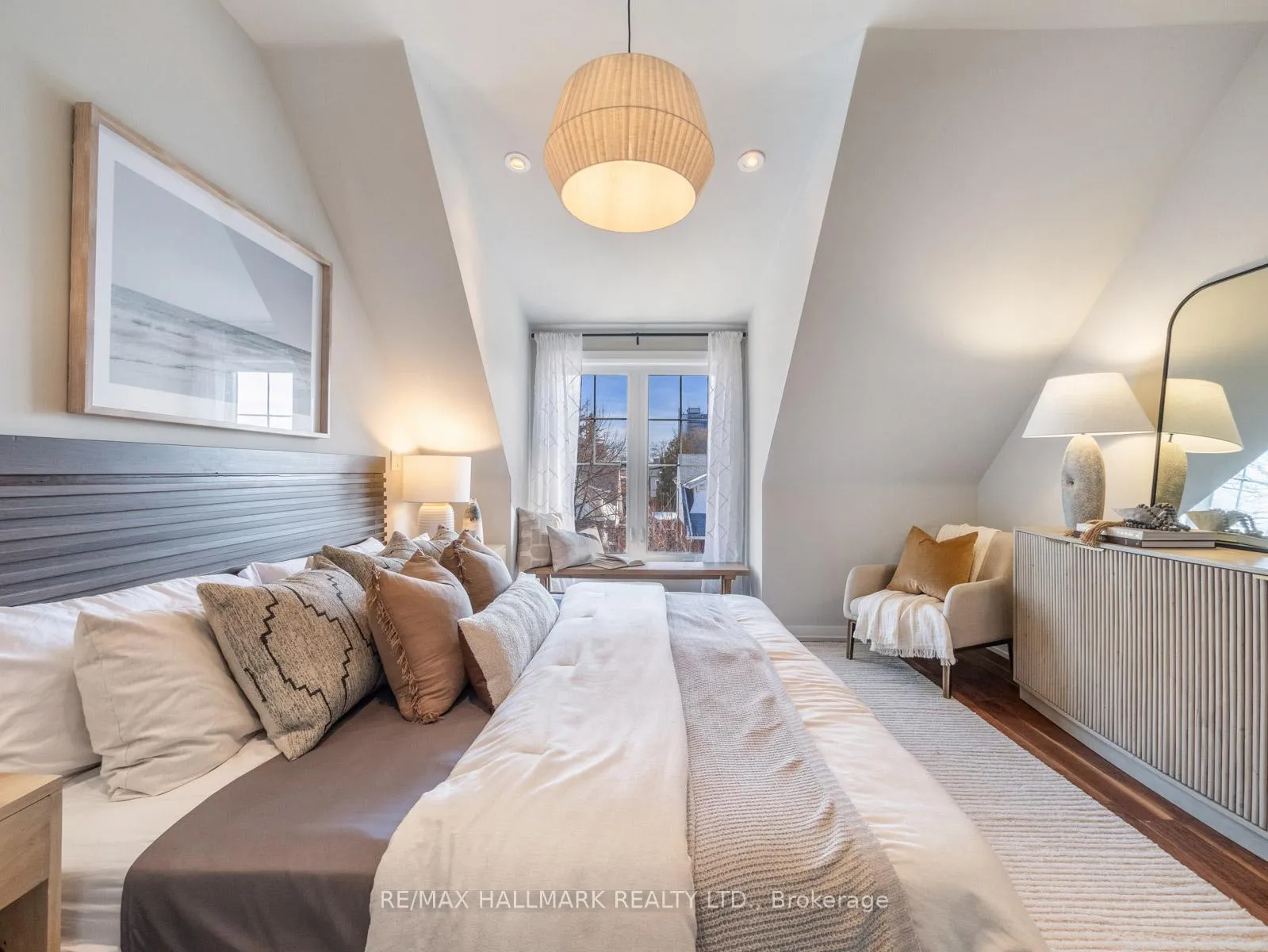 Photo 28 of 246B Scarborough Road, Toronto, East End-Danforth — HOMEH