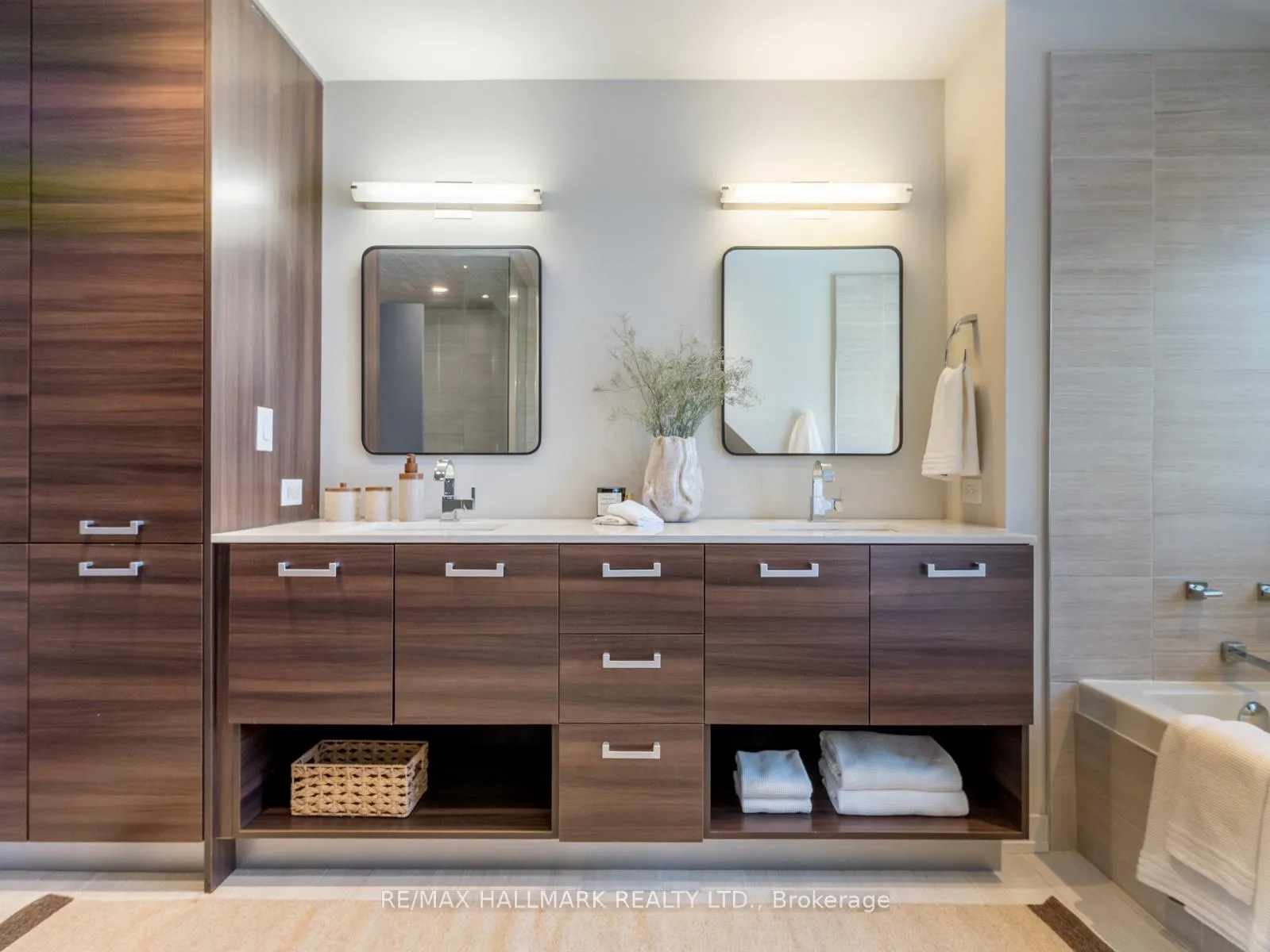 Photo 31 of 246B Scarborough Road, Toronto, East End-Danforth — HOMEH