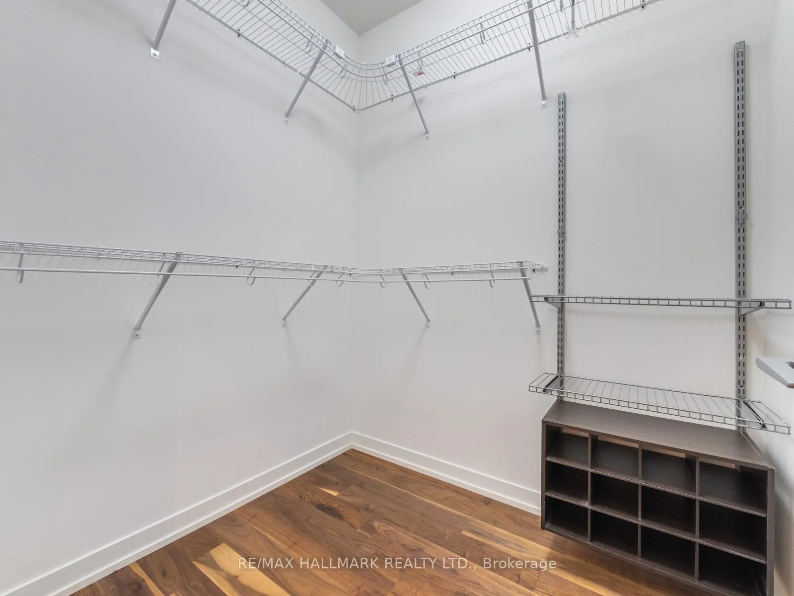 Photo 34 of 246B Scarborough Road, Toronto, East End-Danforth — HOMEH