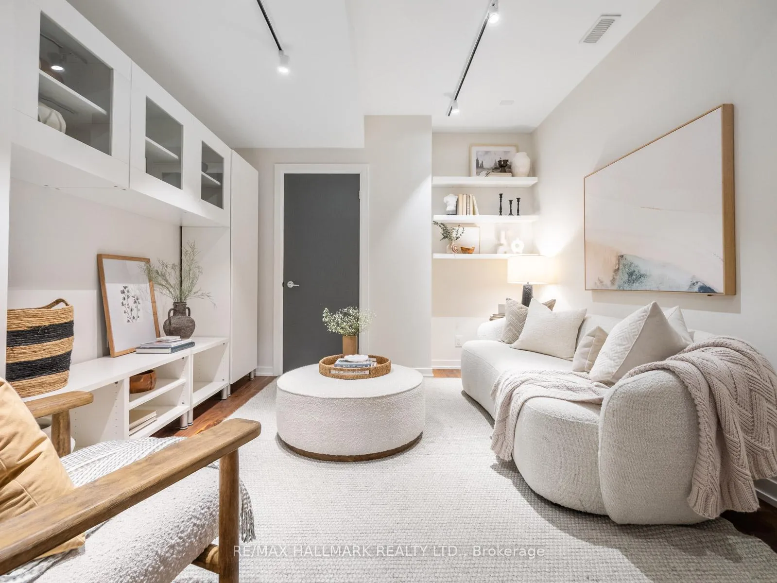 Photo 35 of 246B Scarborough Road, Toronto, East End-Danforth — HOMEH