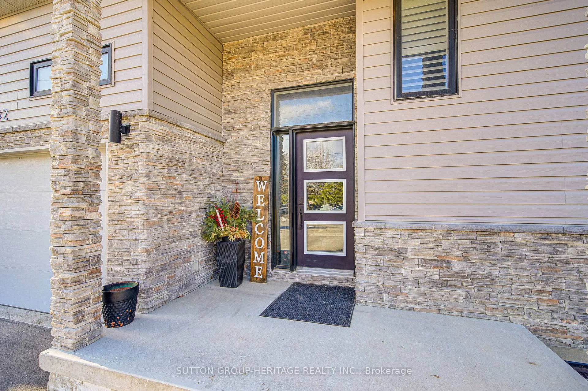 Photo 2 of 42 McFarland Drive, Belleville, Belleville Ward — HOMEH