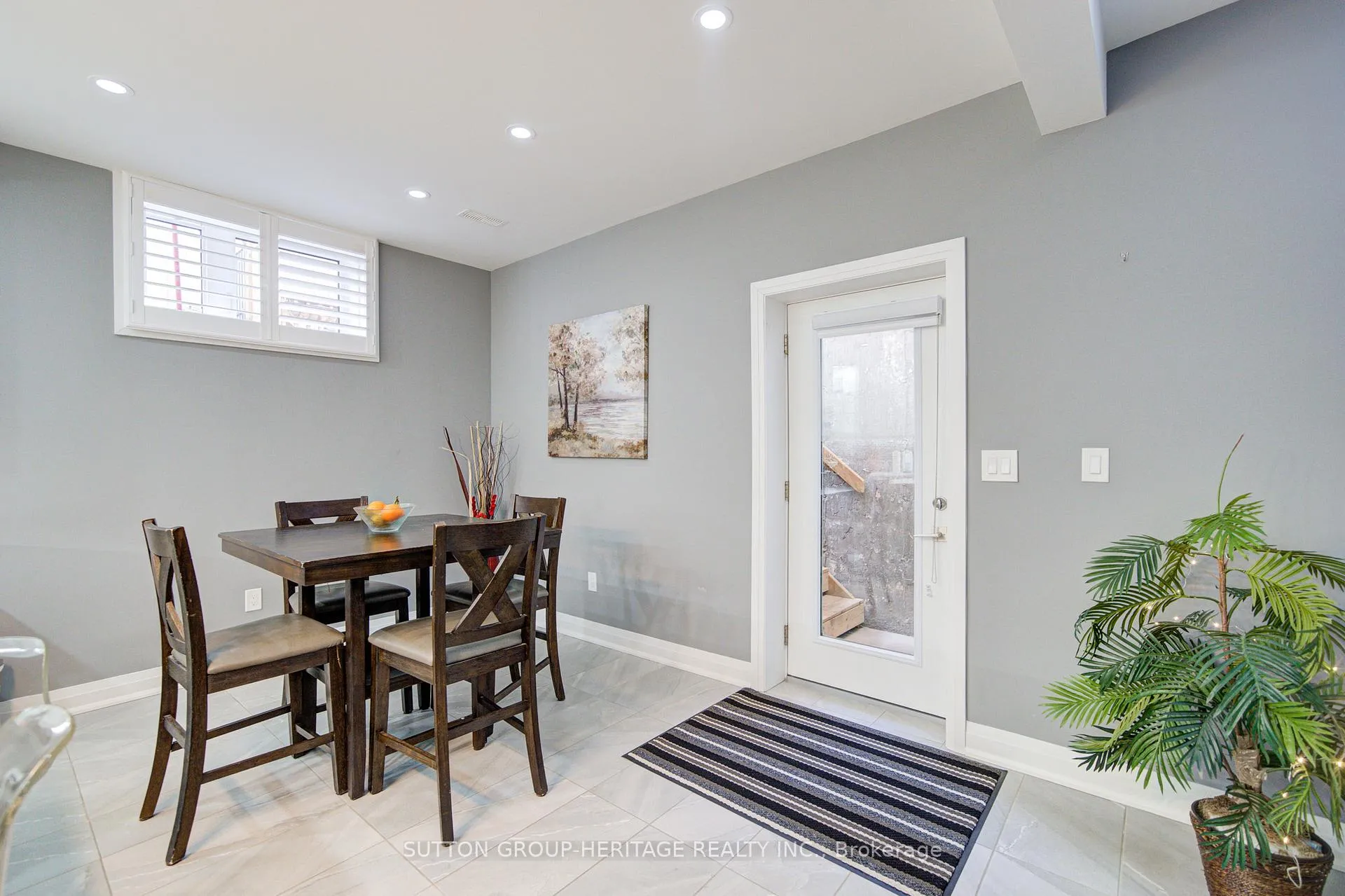 Photo 20 of 42 McFarland Drive, Belleville, Belleville Ward — HOMEH