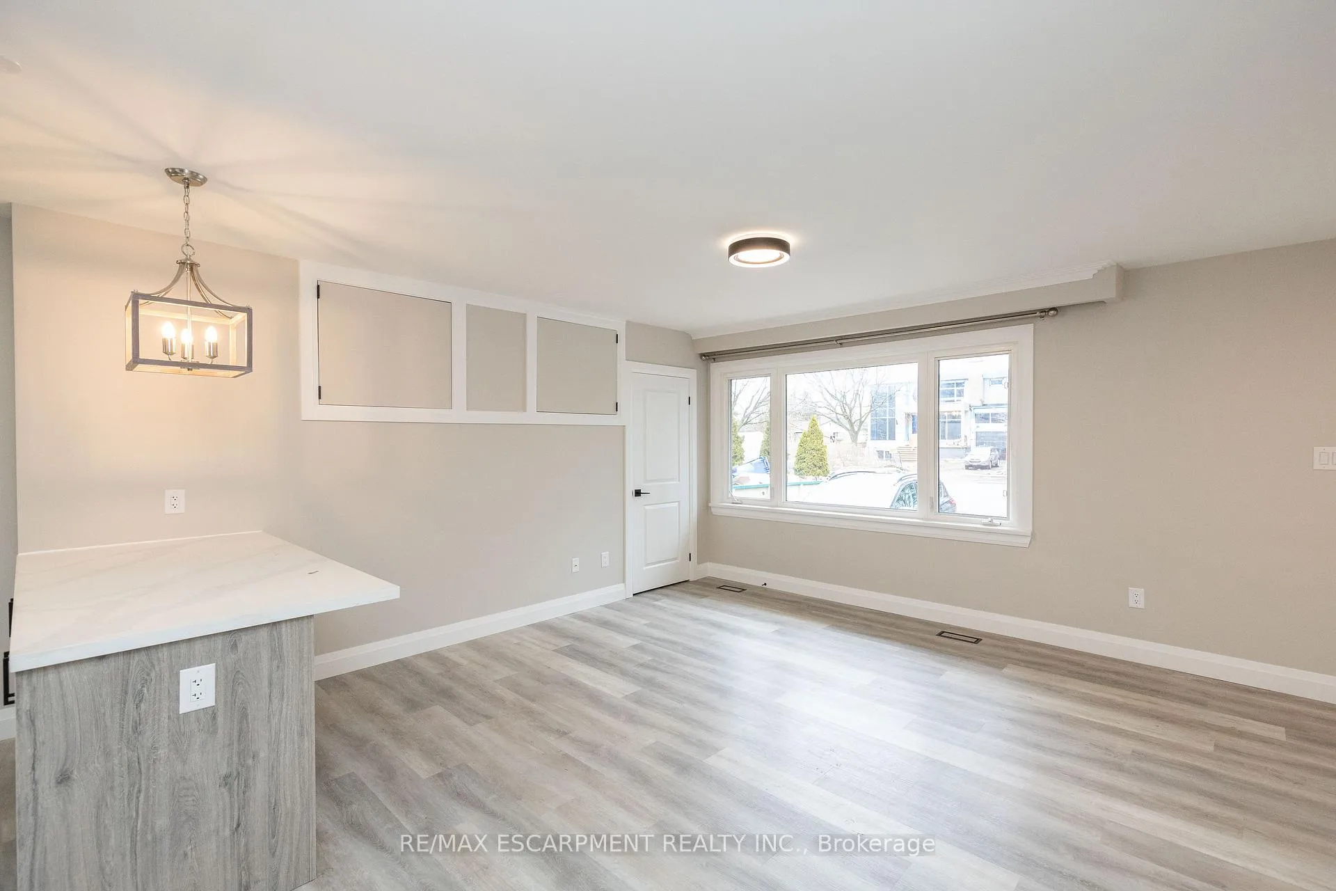 Photo 16 of 402 Third Line, Oakville, West — HOMEH