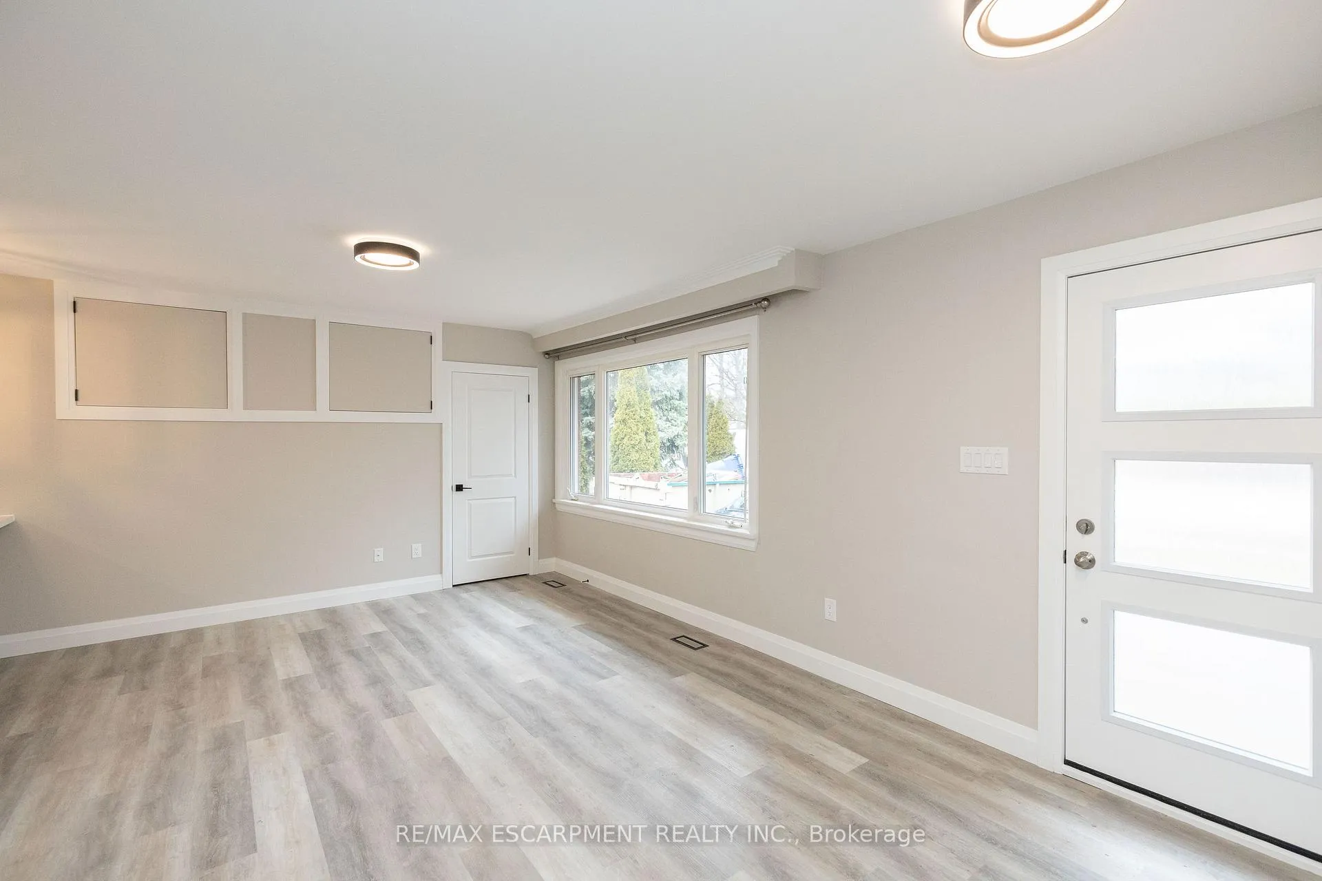 Photo 18 of 402 Third Line, Oakville, West — HOMEH