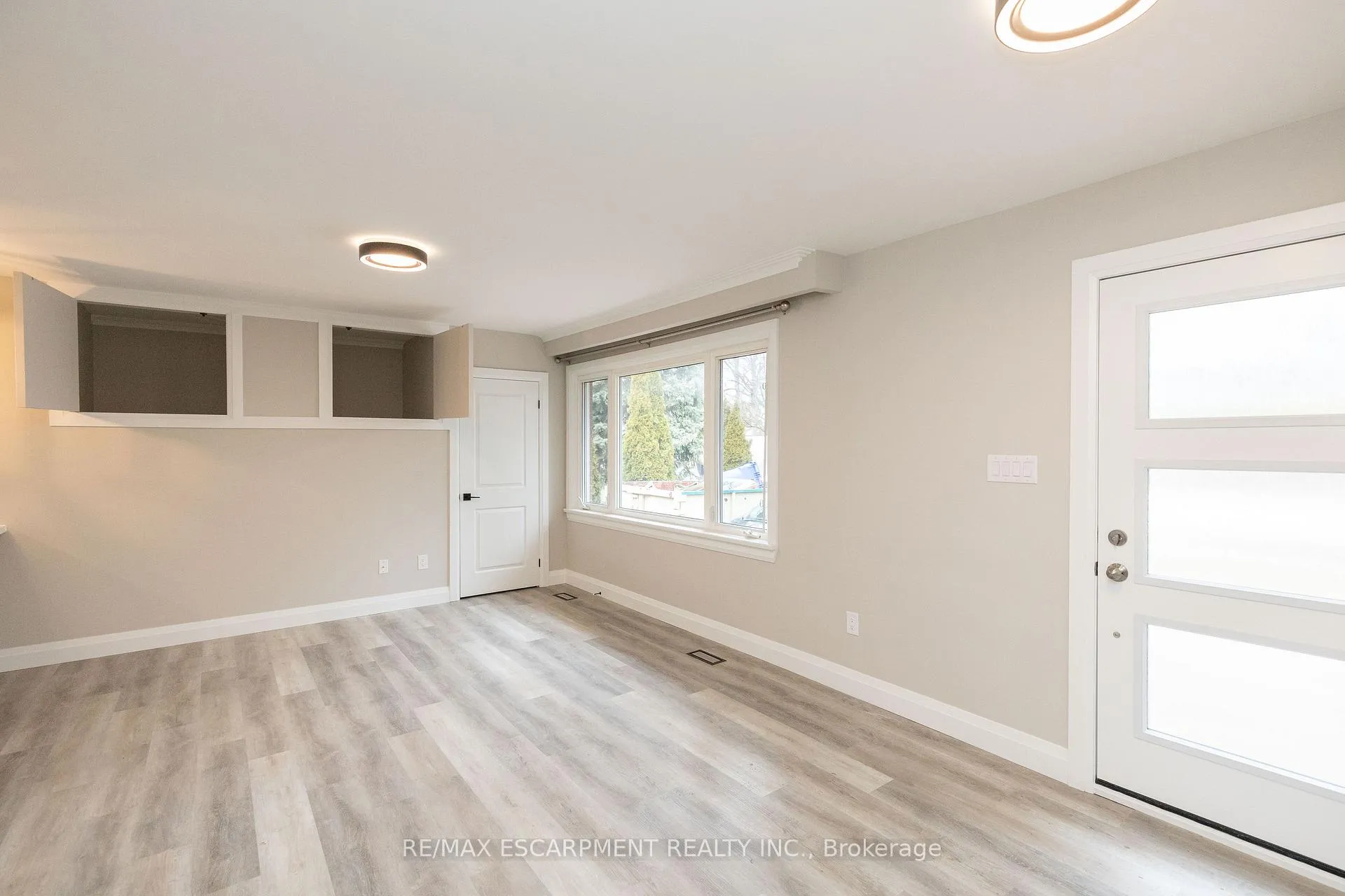 Photo 19 of 402 Third Line, Oakville, West — HOMEH