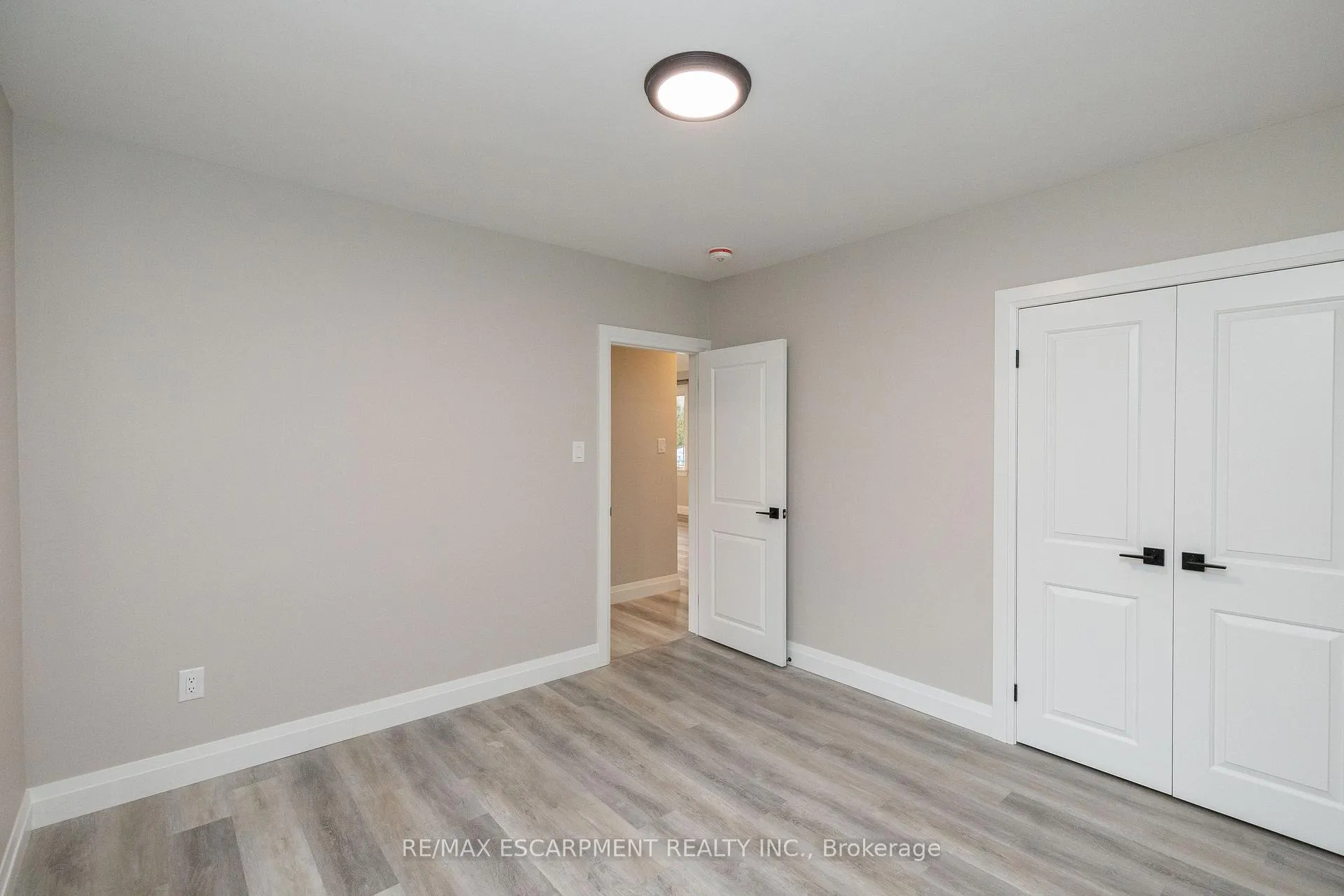 Photo 29 of 402 Third Line, Oakville, West — HOMEH