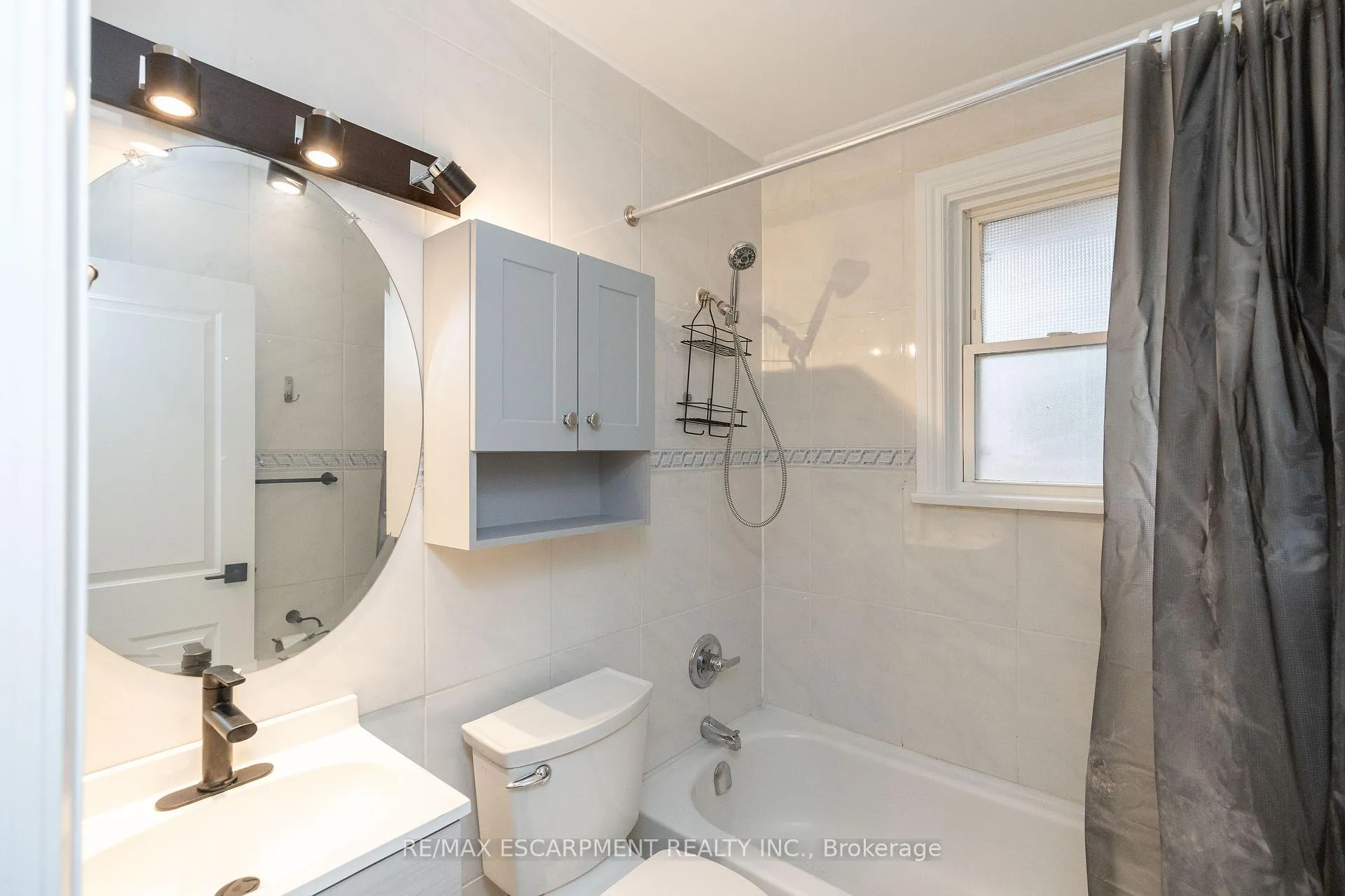 Photo 33 of 402 Third Line, Oakville, West — HOMEH