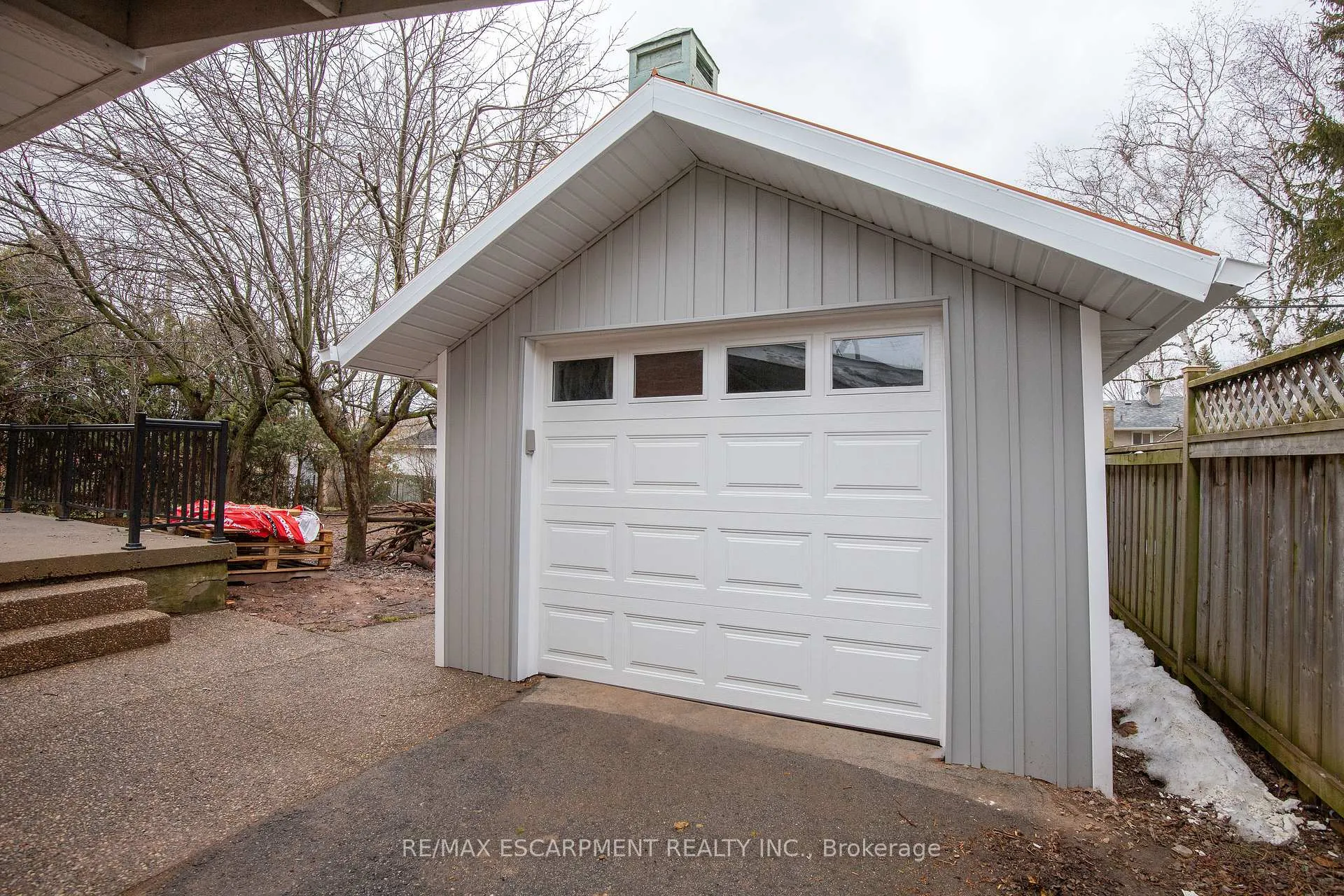 Photo 37 of 402 Third Line, Oakville, West — HOMEH