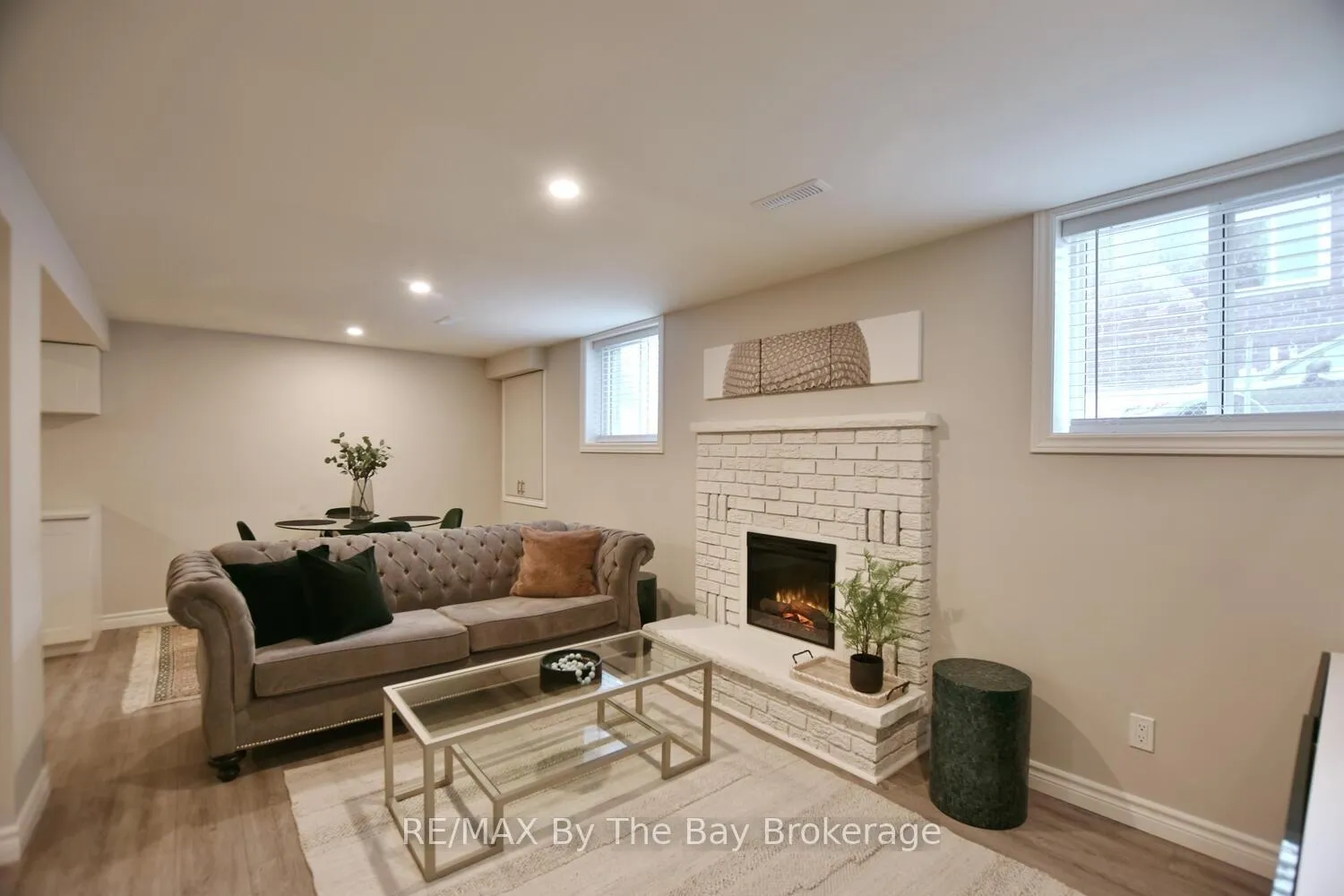 Photo 6 of 556 Spruce Street, Collingwood — HOMEH
