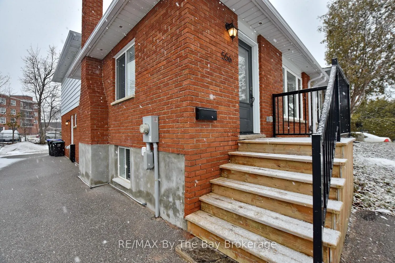 Photo 7 of 556 Spruce Street, Collingwood — HOMEH