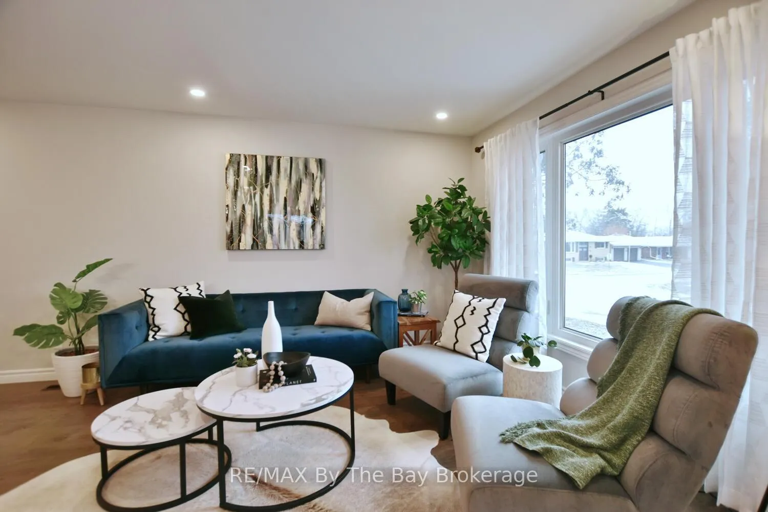 Photo 11 of 556 Spruce Street, Collingwood — HOMEH