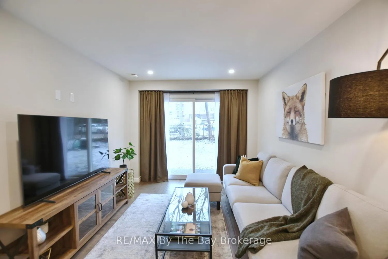 Photo 17 of 556 Spruce Street, Collingwood — HOMEH