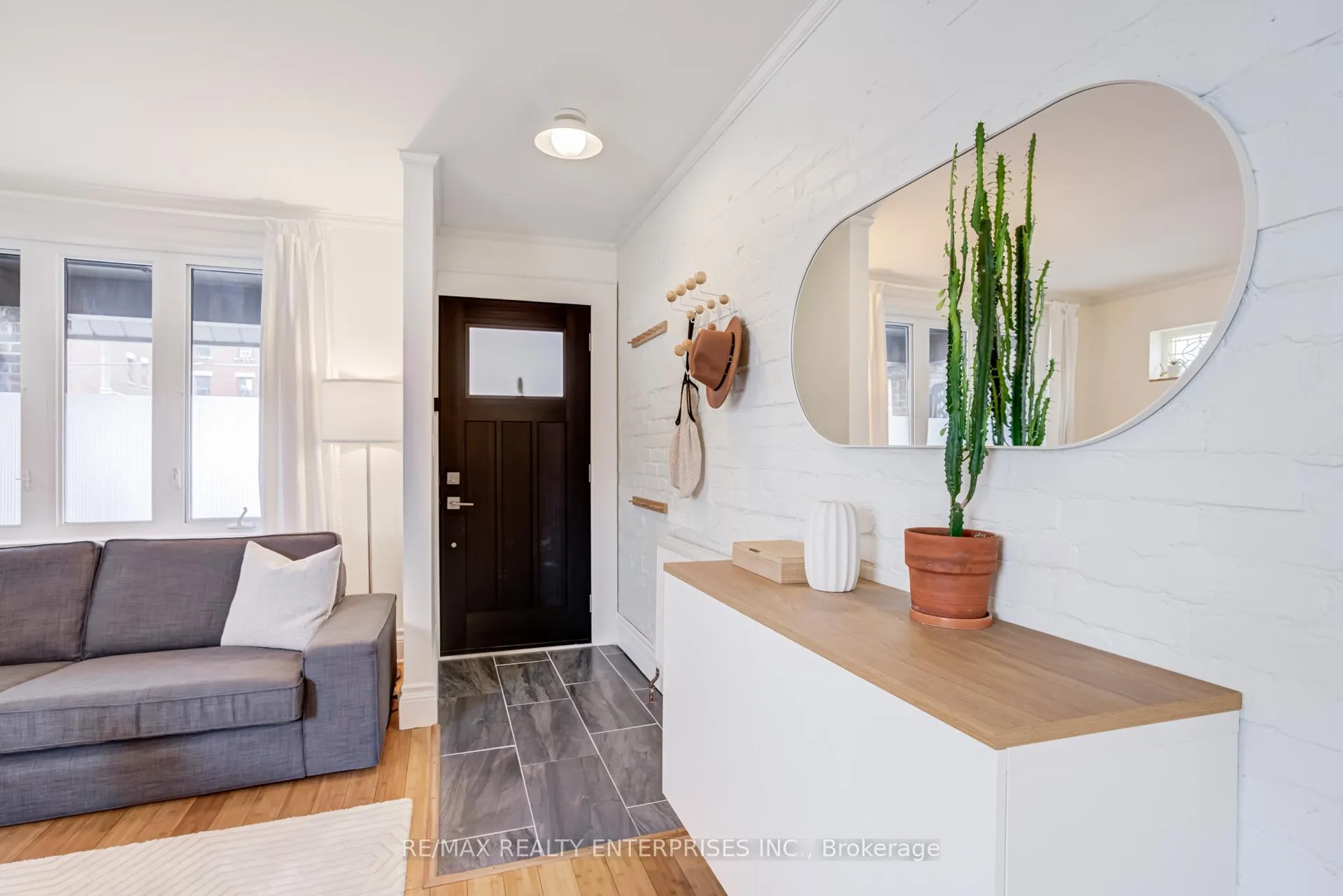 Photo 3 of 37 Kingston Road, Toronto, The Beaches — HOMEH