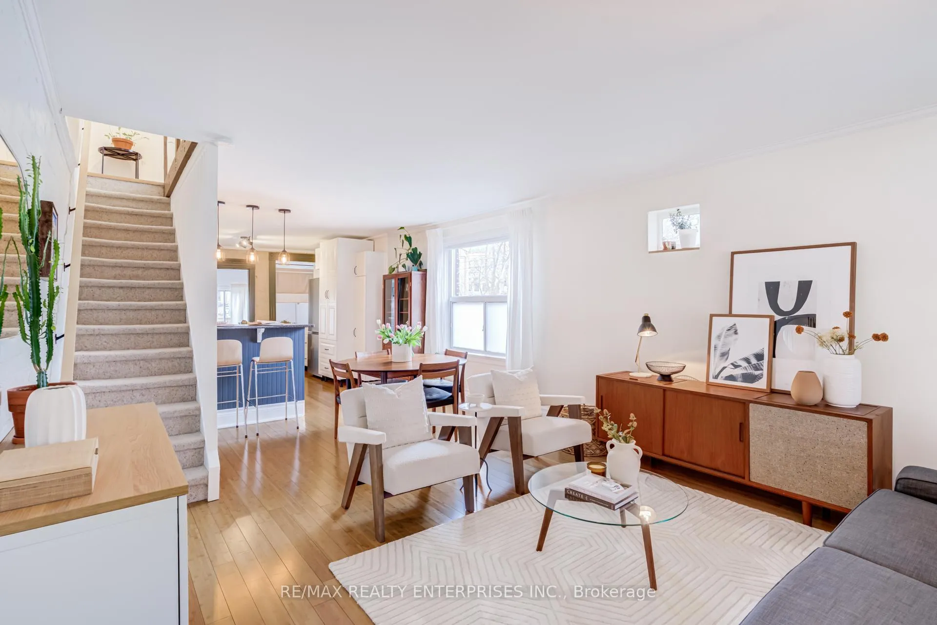 Photo 4 of 37 Kingston Road, Toronto, The Beaches — HOMEH