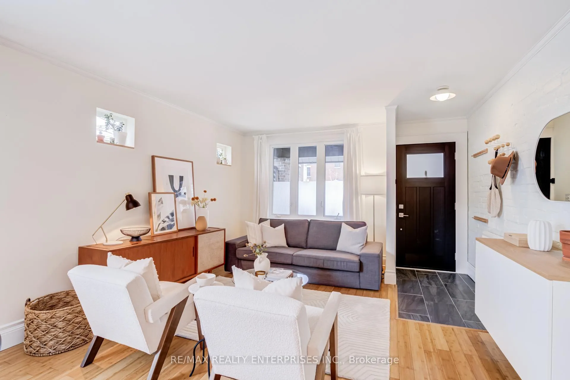 Photo 6 of 37 Kingston Road, Toronto, The Beaches — HOMEH