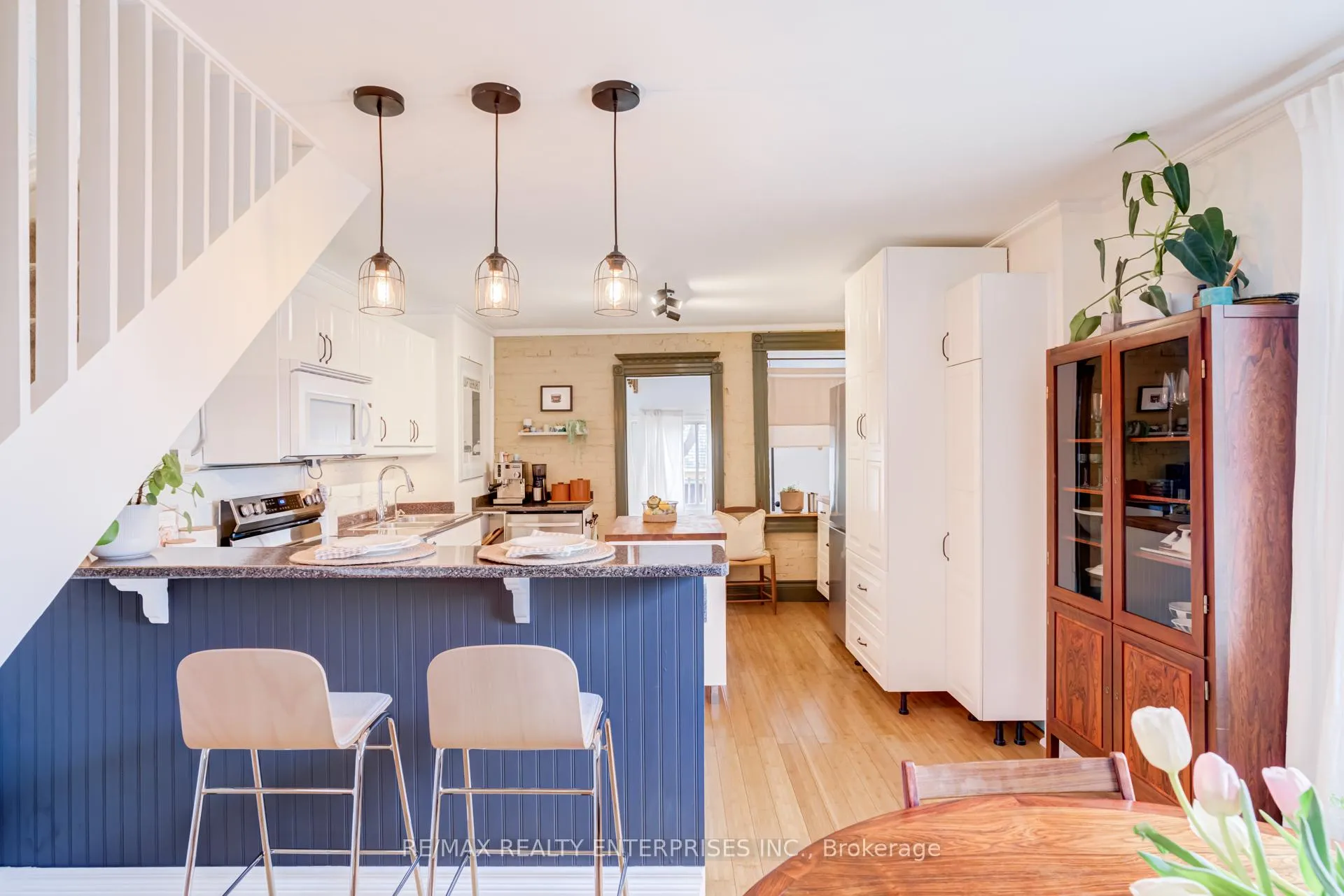 Photo 9 of 37 Kingston Road, Toronto, The Beaches — HOMEH