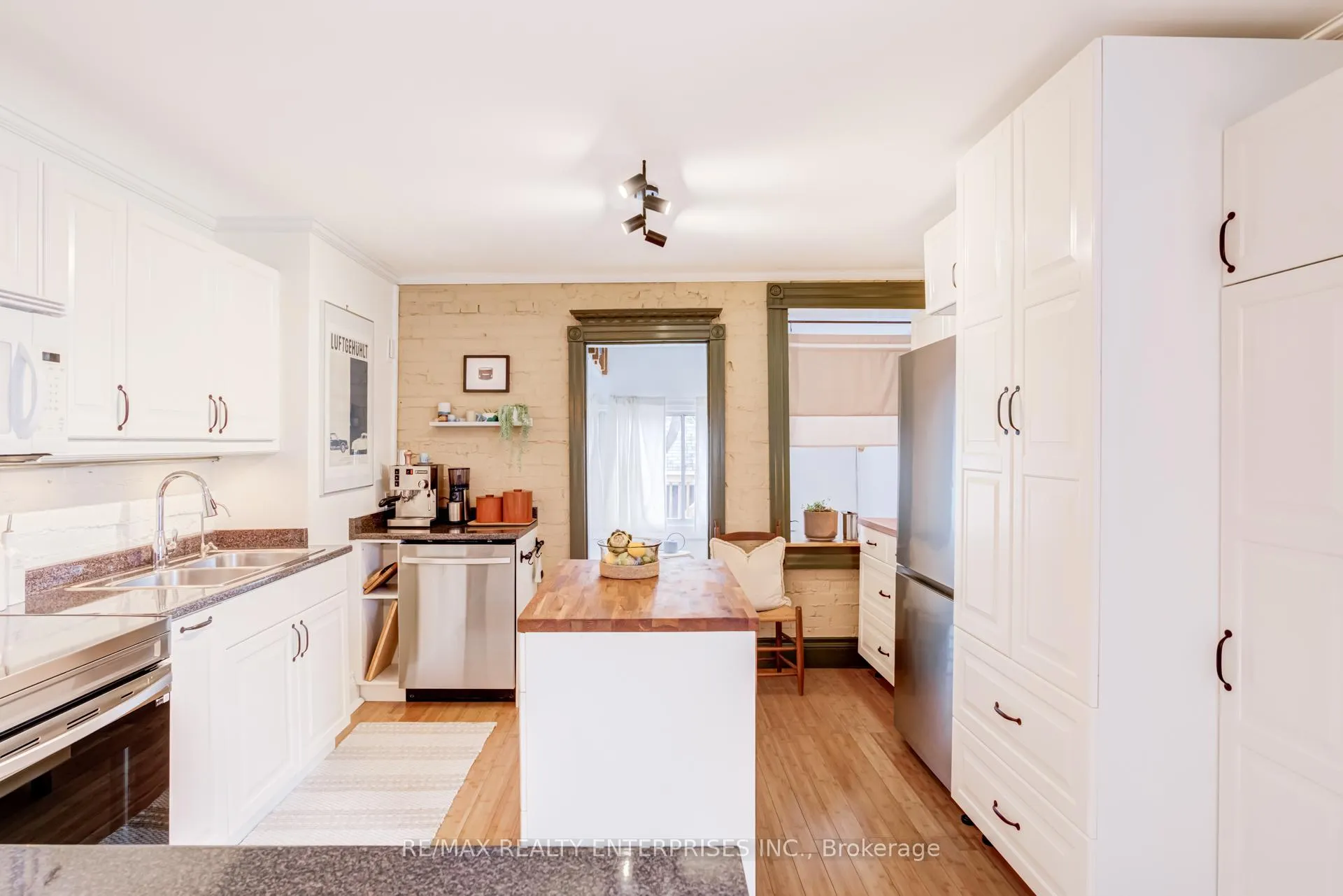 Photo 11 of 37 Kingston Road, Toronto, The Beaches — HOMEH