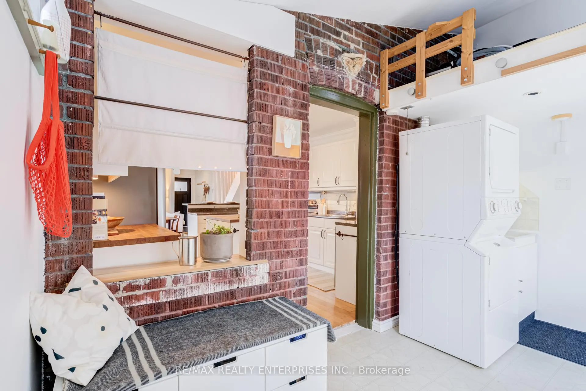 Photo 16 of 37 Kingston Road, Toronto, The Beaches — HOMEH