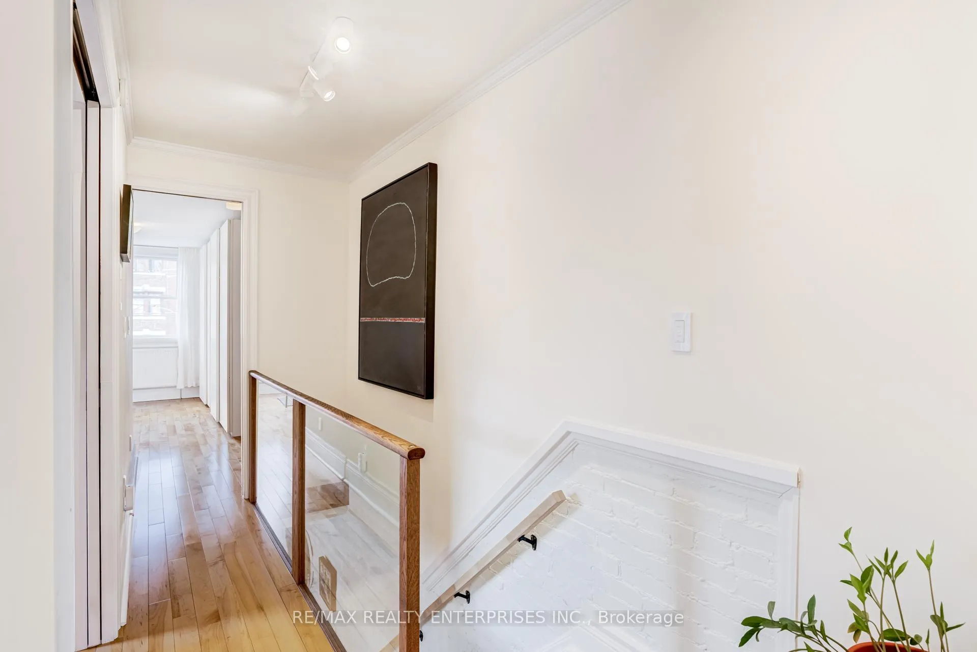 Photo 21 of 37 Kingston Road, Toronto, The Beaches — HOMEH