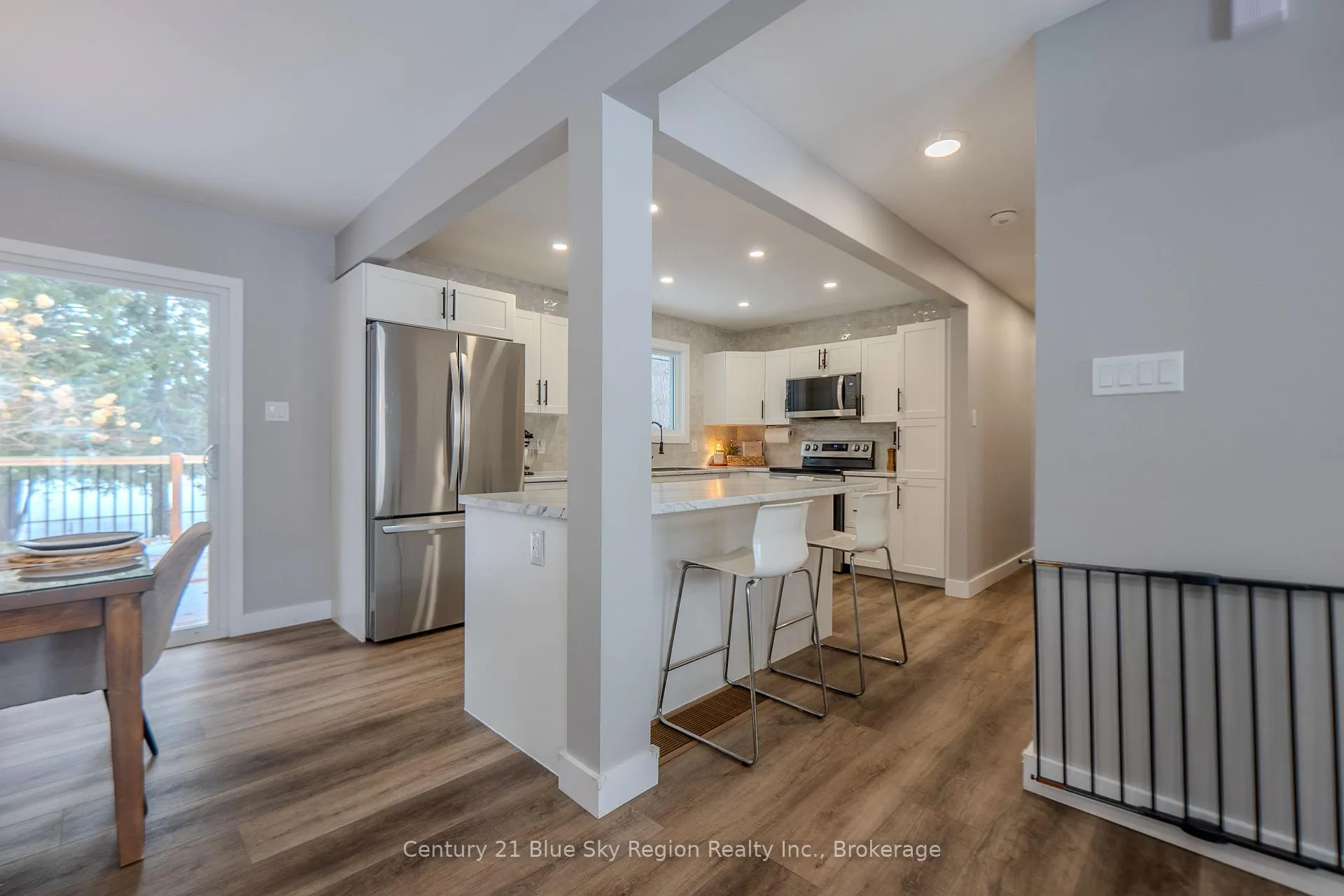 Photo 11 of 37 Superior Crescent, North Bay, Ferris — HOMEH