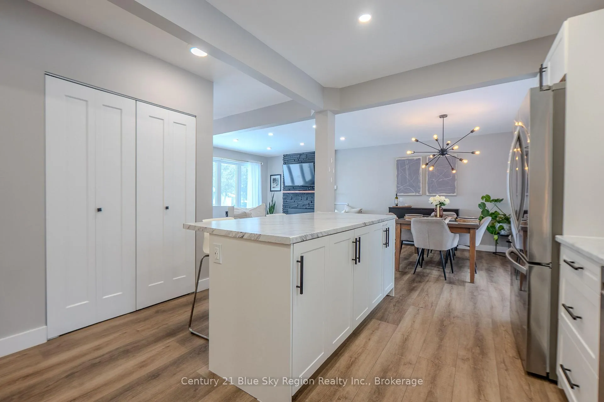 Photo 16 of 37 Superior Crescent, North Bay, Ferris — HOMEH