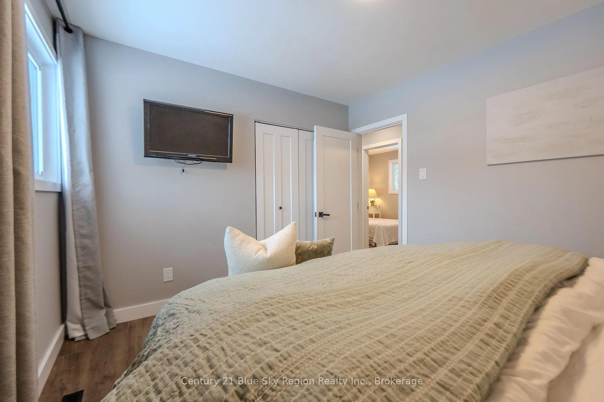 Photo 20 of 37 Superior Crescent, North Bay, Ferris — HOMEH