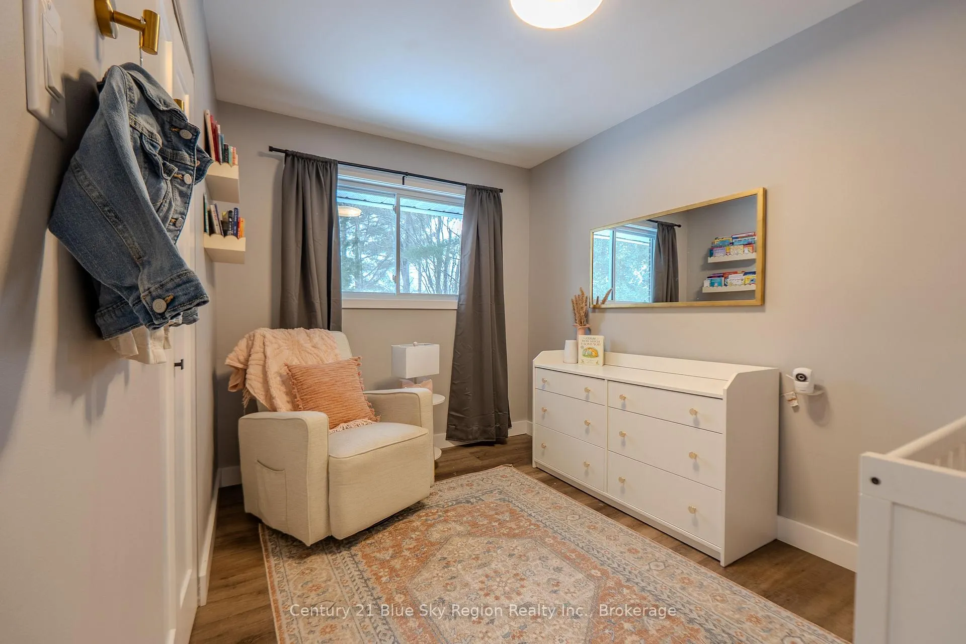 Photo 24 of 37 Superior Crescent, North Bay, Ferris — HOMEH