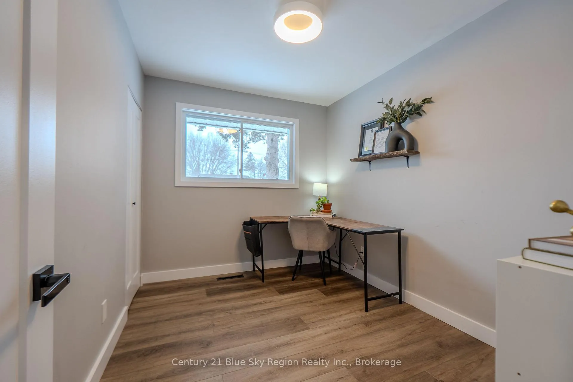 Photo 26 of 37 Superior Crescent, North Bay, Ferris — HOMEH