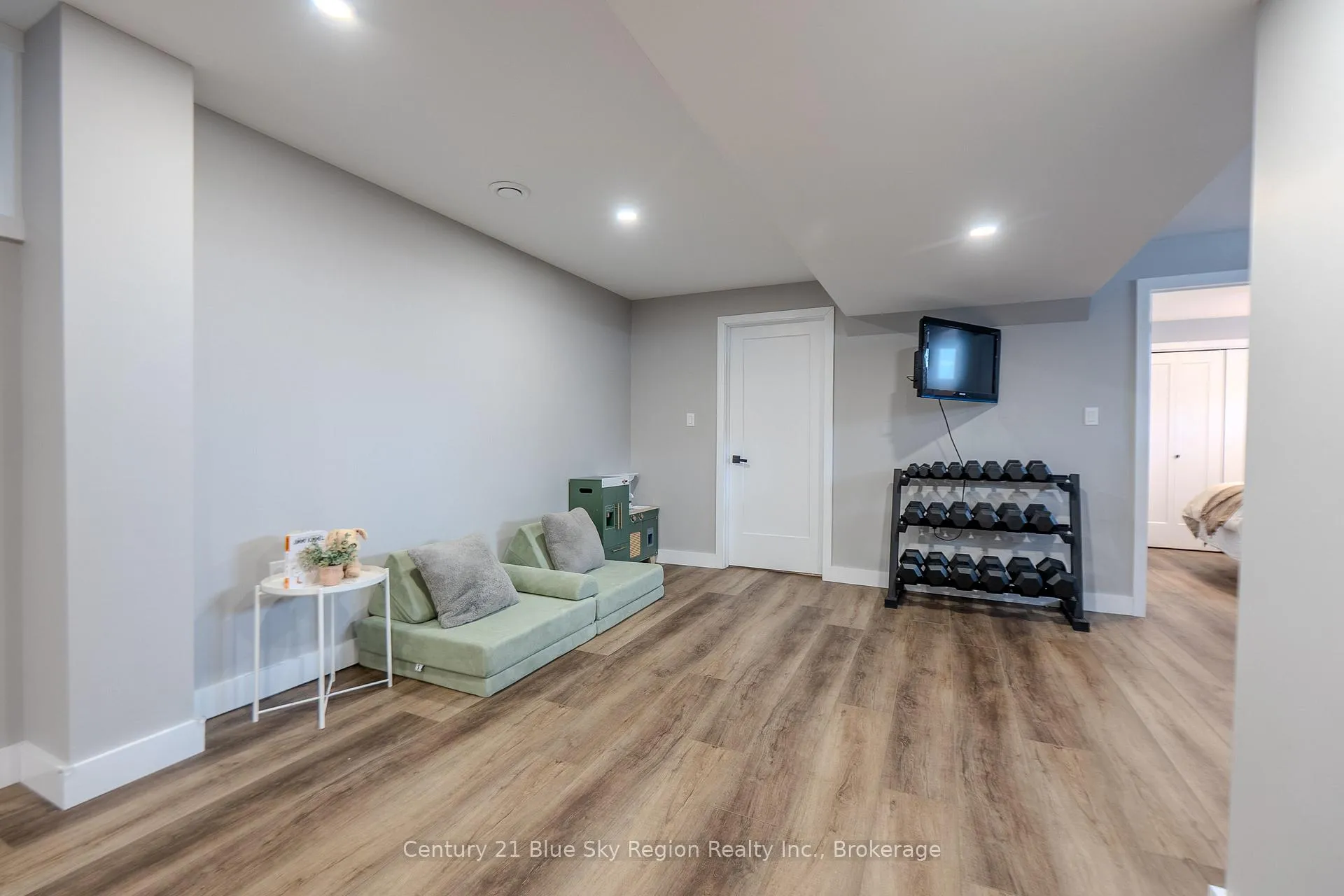 Photo 36 of 37 Superior Crescent, North Bay, Ferris — HOMEH