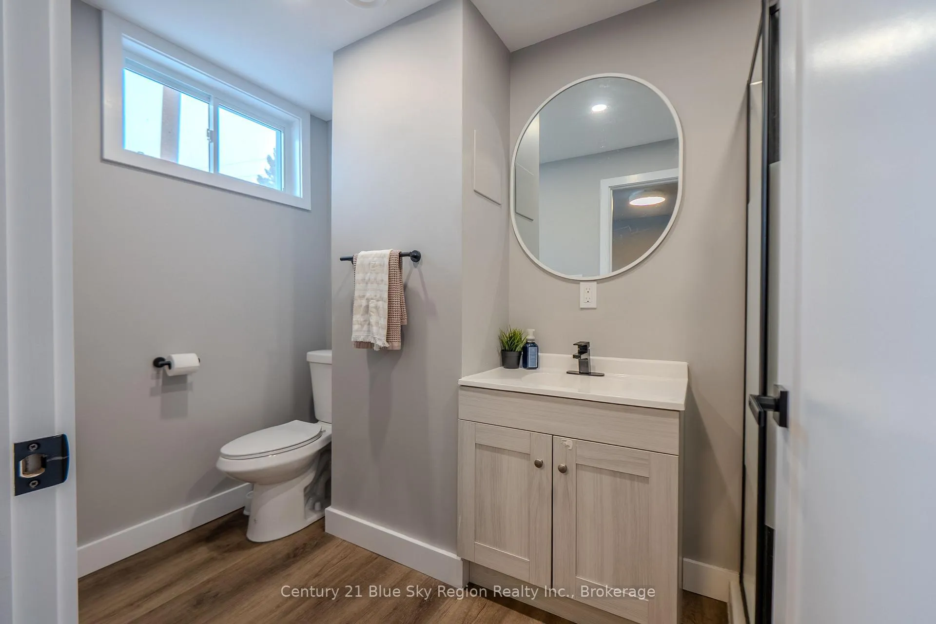 Photo 38 of 37 Superior Crescent, North Bay, Ferris — HOMEH
