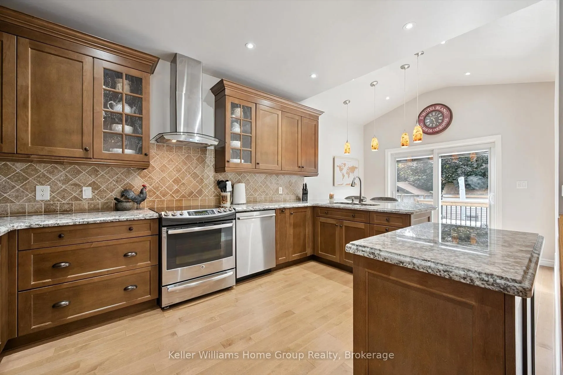Photo 12 of 18 Geddes Crescent, Guelph, Kortright West — HOMEH