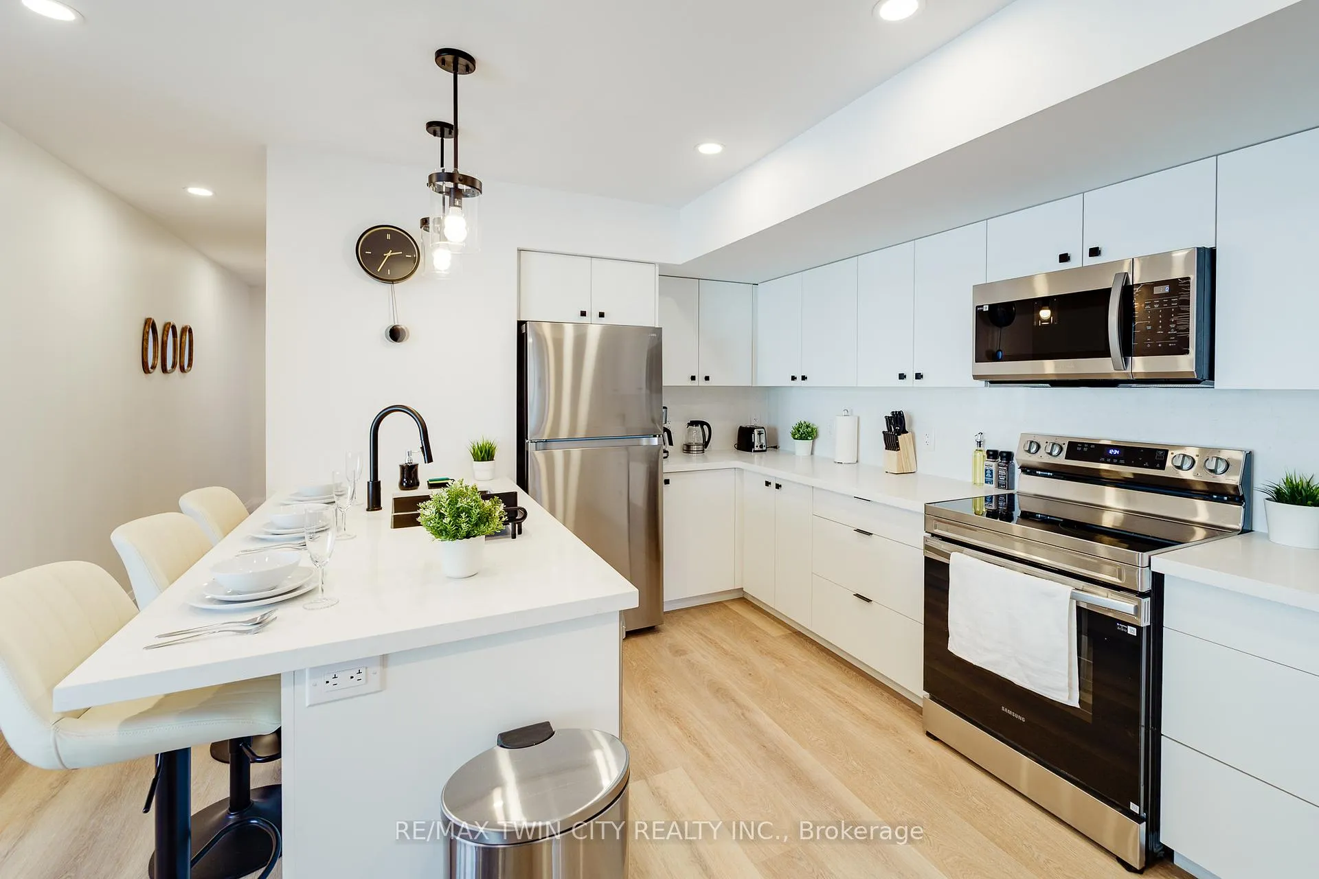 Photo 2 of Unit 1, 823 Stirling Avenue S, Kitchener — HOMEH