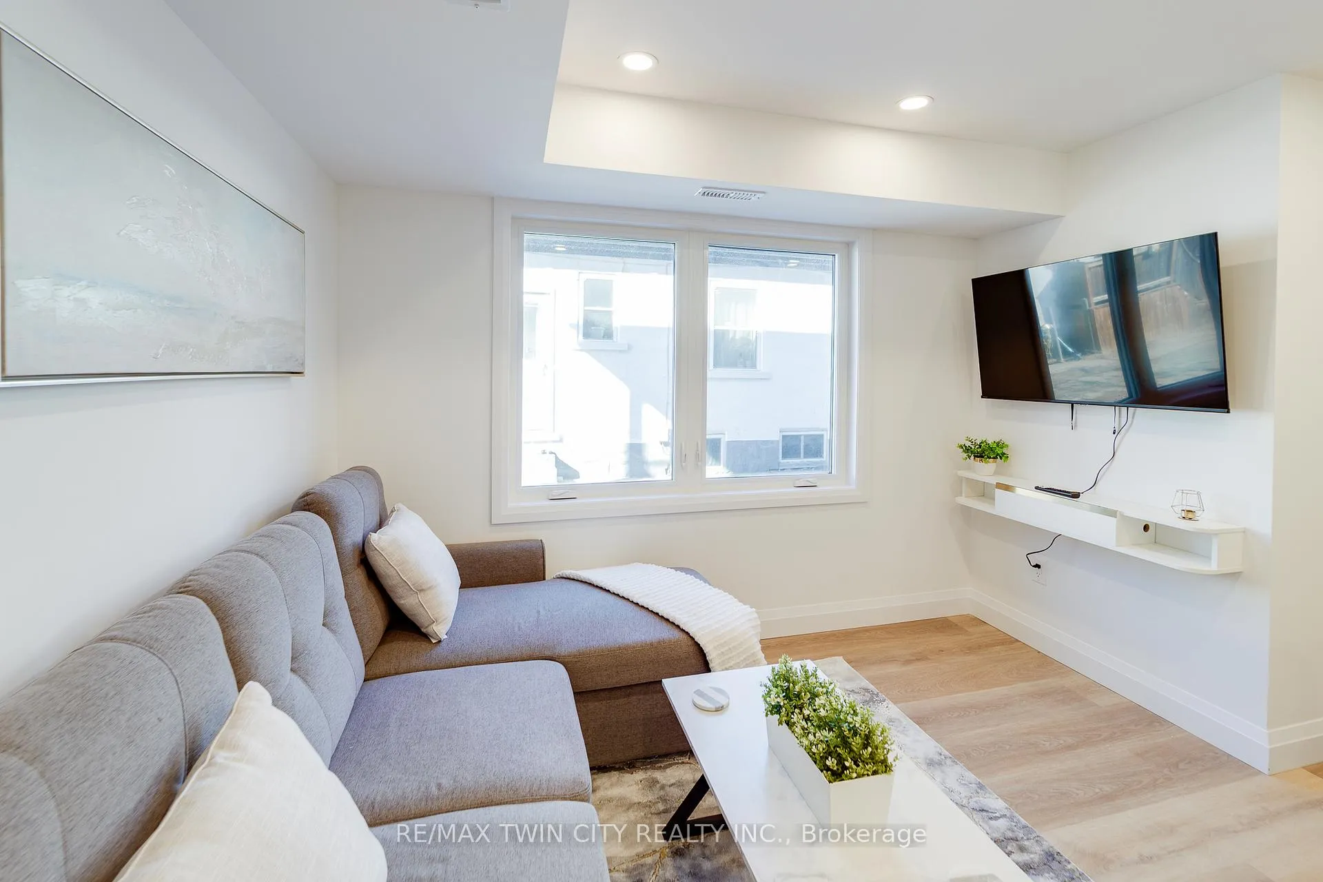 Photo 7 of Unit 1, 823 Stirling Avenue S, Kitchener — HOMEH