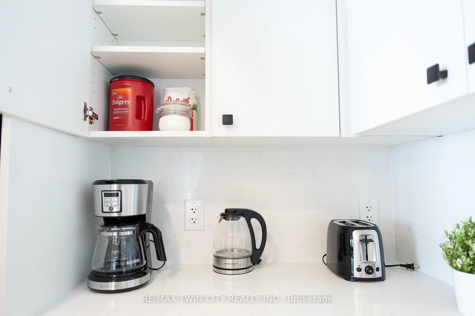Photo 22 of Unit 1, 823 Stirling Avenue S, Kitchener — HOMEH