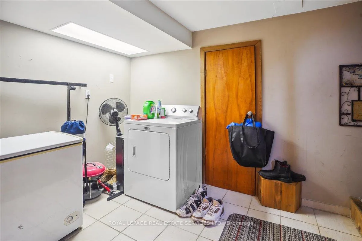 Photo 16 of 391 East 16th Street, Hamilton, Hill Park — HOMEH