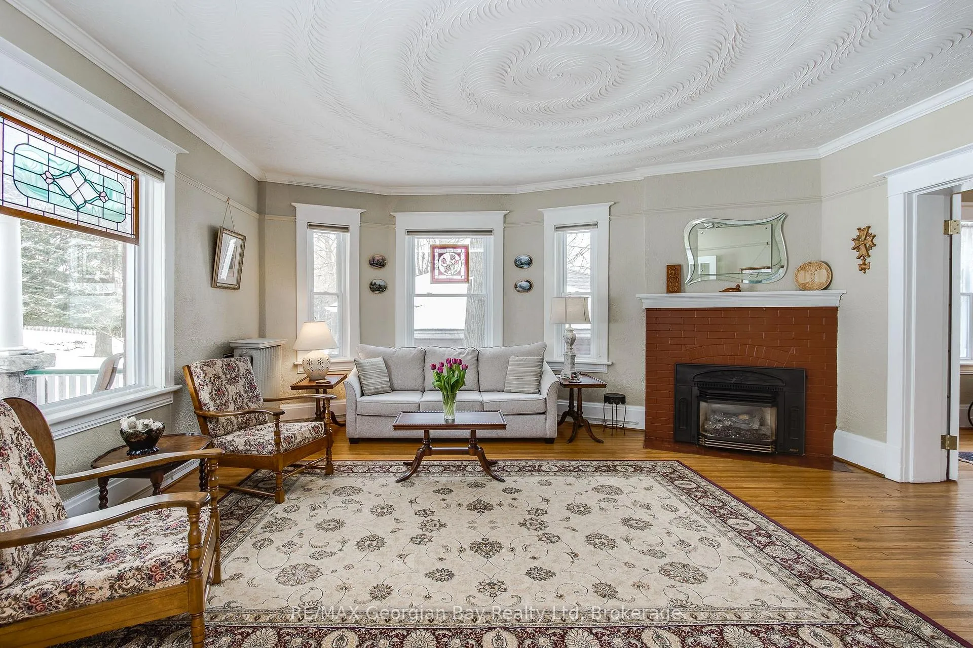 Photo 3 of 299 Fifth Street, Midland — HOMEH