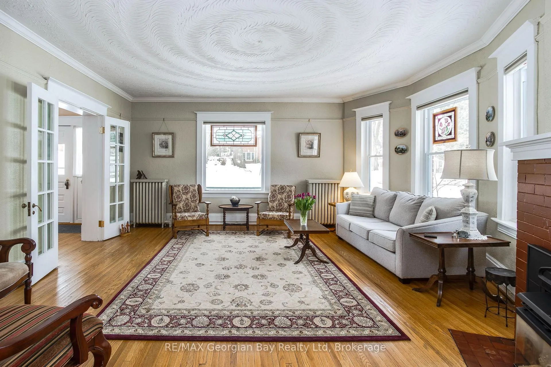Photo 4 of 299 Fifth Street, Midland — HOMEH