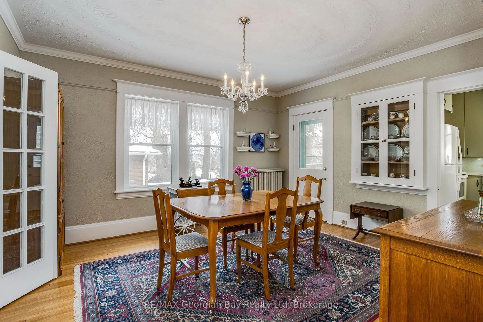 Photo 6 of 299 Fifth Street, Midland — HOMEH
