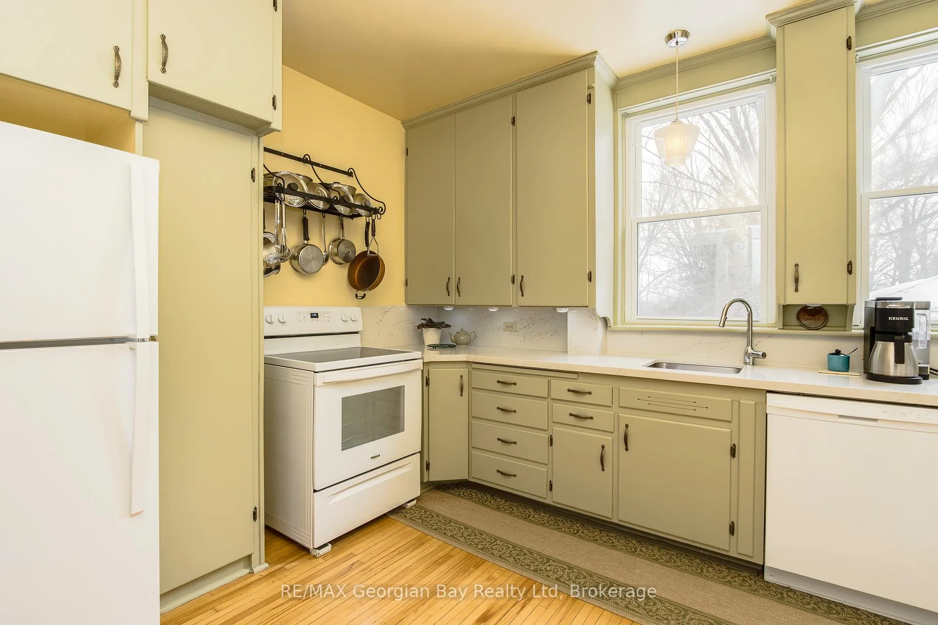 Photo 9 of 299 Fifth Street, Midland — HOMEH