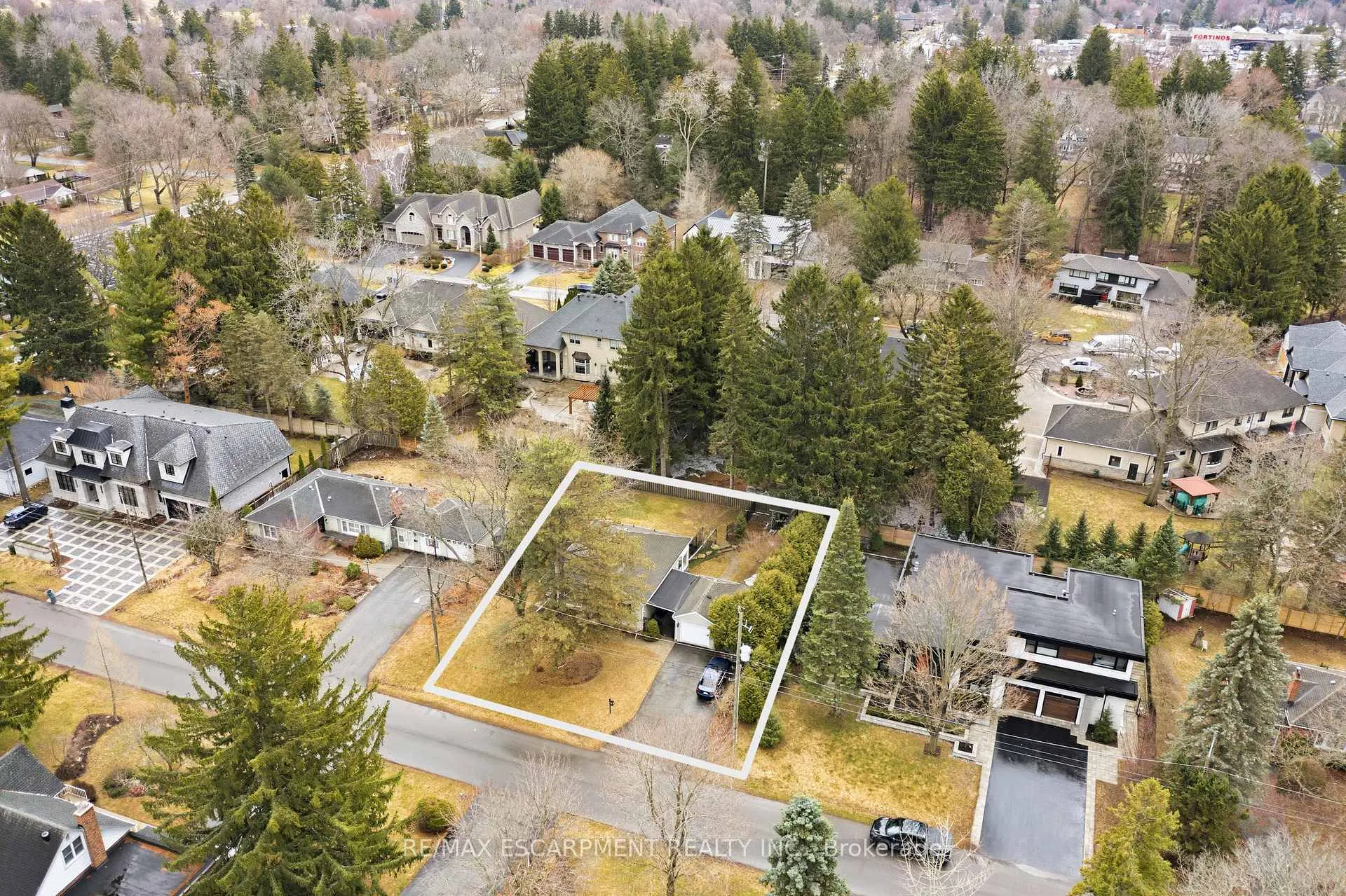 Photo 3 of 38 Parker Avenue, Hamilton, Ancaster — HOMEH