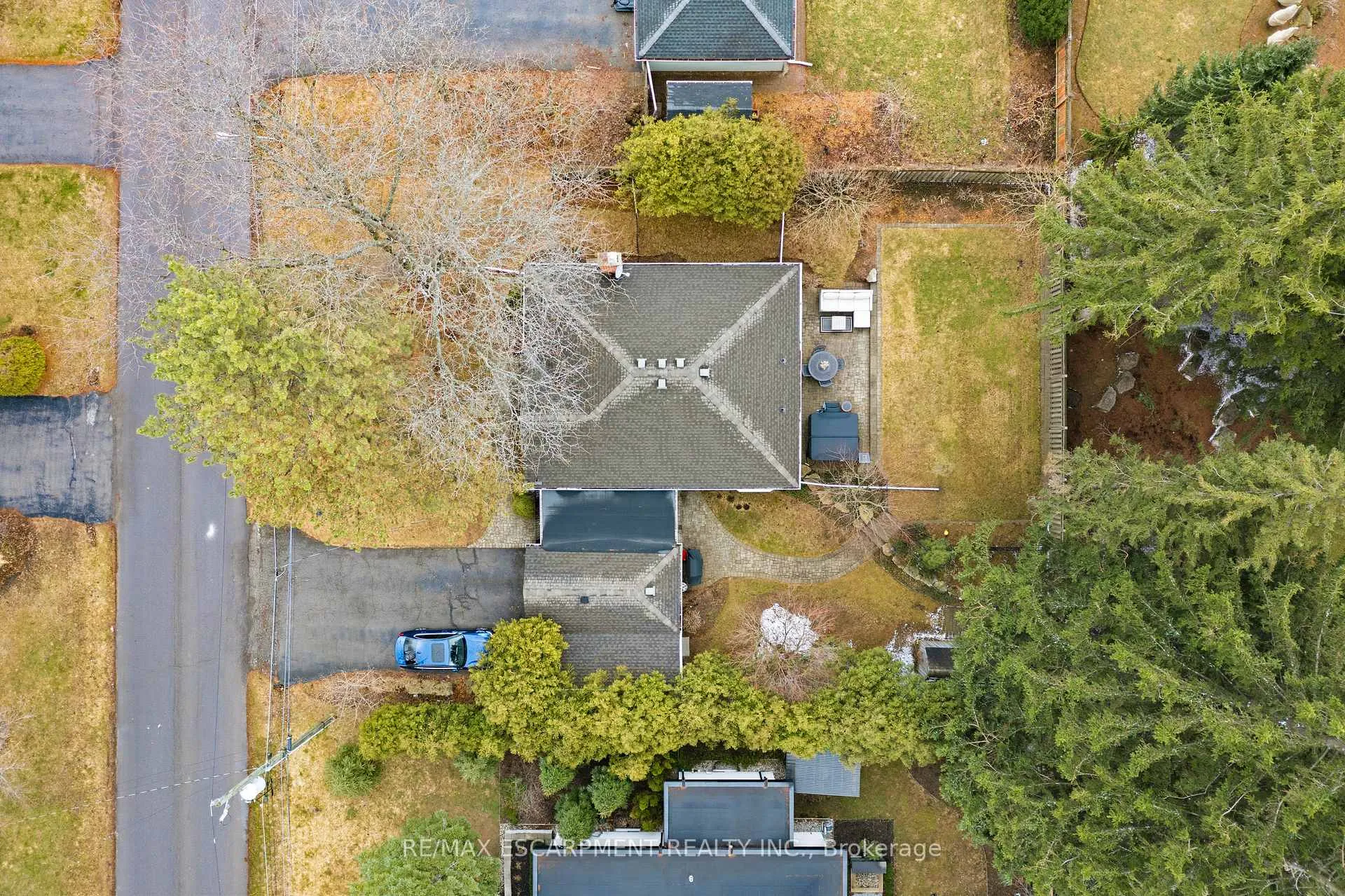 Photo 4 of 38 Parker Avenue, Hamilton, Ancaster — HOMEH