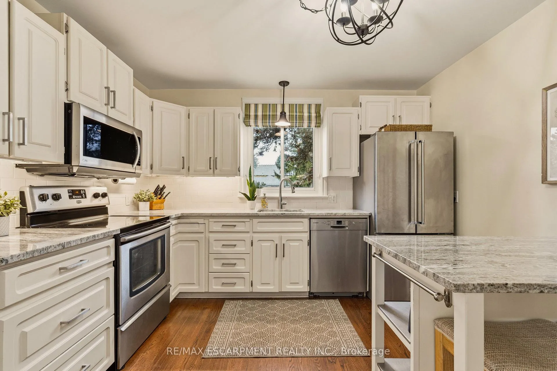 Photo 15 of 38 Parker Avenue, Hamilton, Ancaster — HOMEH