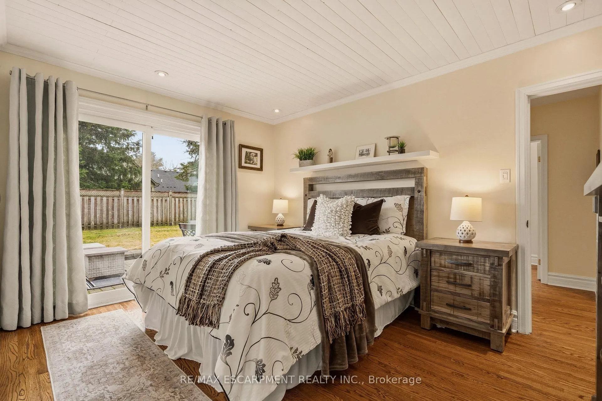 Photo 19 of 38 Parker Avenue, Hamilton, Ancaster — HOMEH