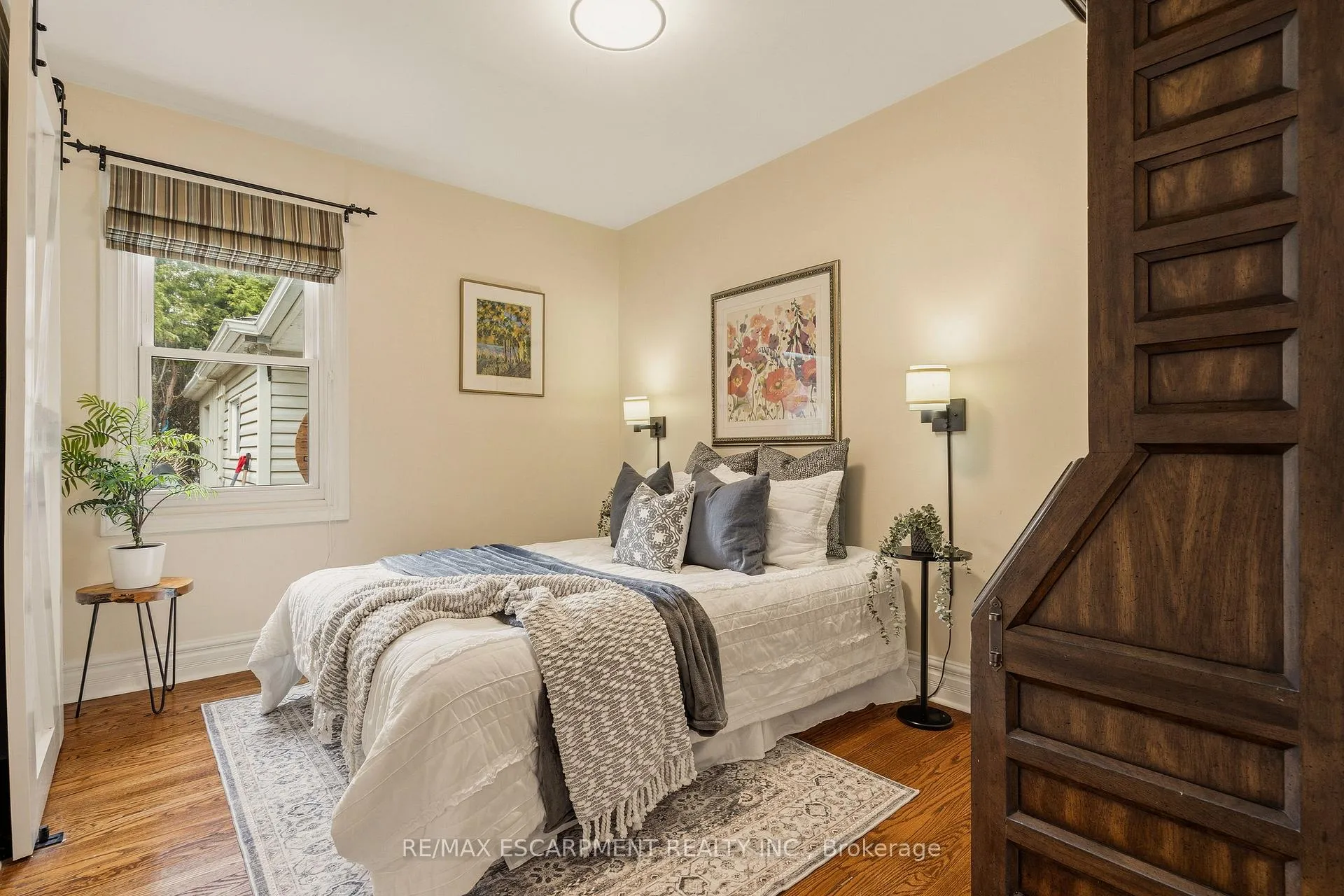 Photo 24 of 38 Parker Avenue, Hamilton, Ancaster — HOMEH