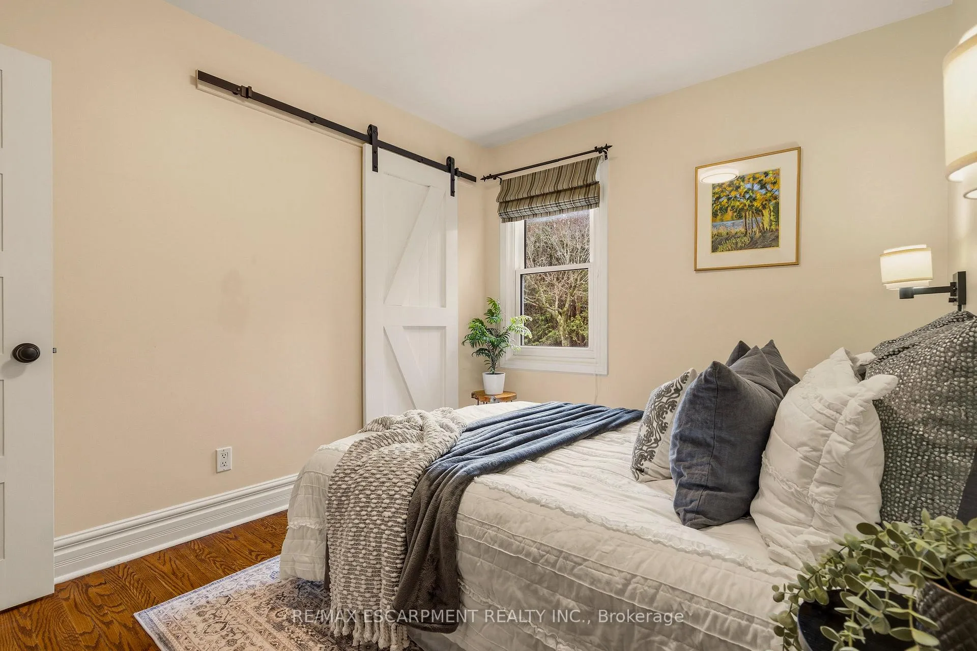 Photo 25 of 38 Parker Avenue, Hamilton, Ancaster — HOMEH