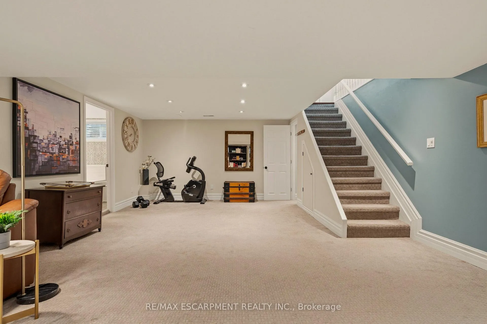 Photo 30 of 38 Parker Avenue, Hamilton, Ancaster — HOMEH